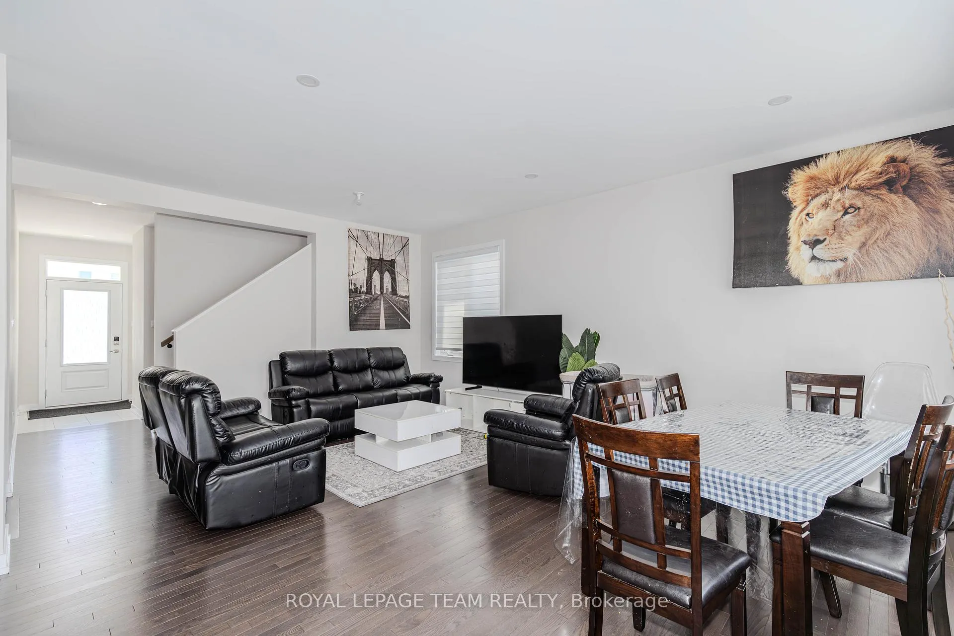 Photo 6 of 621 Alopex Row, Ottawa, Btwn Franktown Rd. & Fallowfield Rd. — HOMEH
