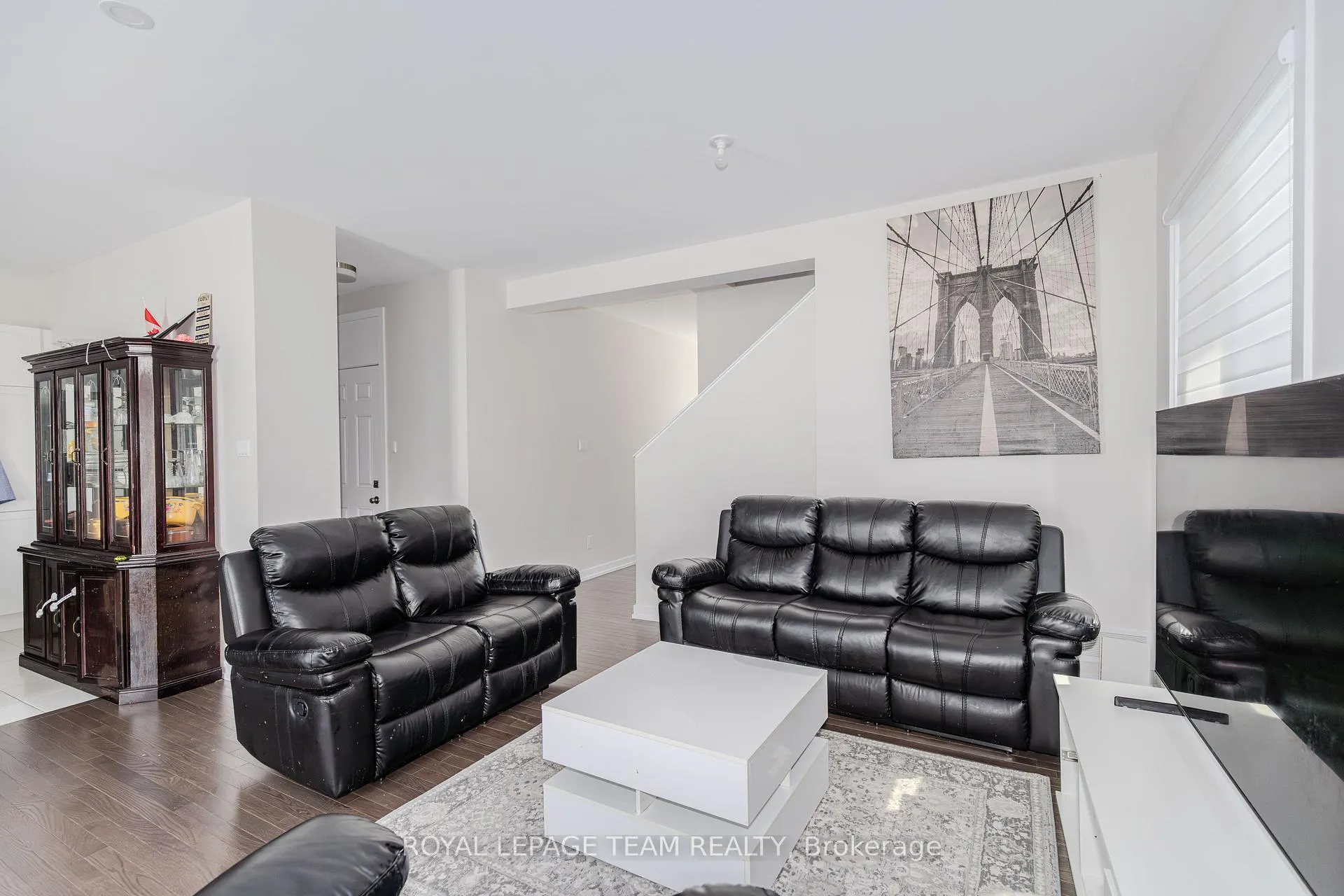 Photo 9 of 621 Alopex Row, Ottawa, Btwn Franktown Rd. & Fallowfield Rd. — HOMEH