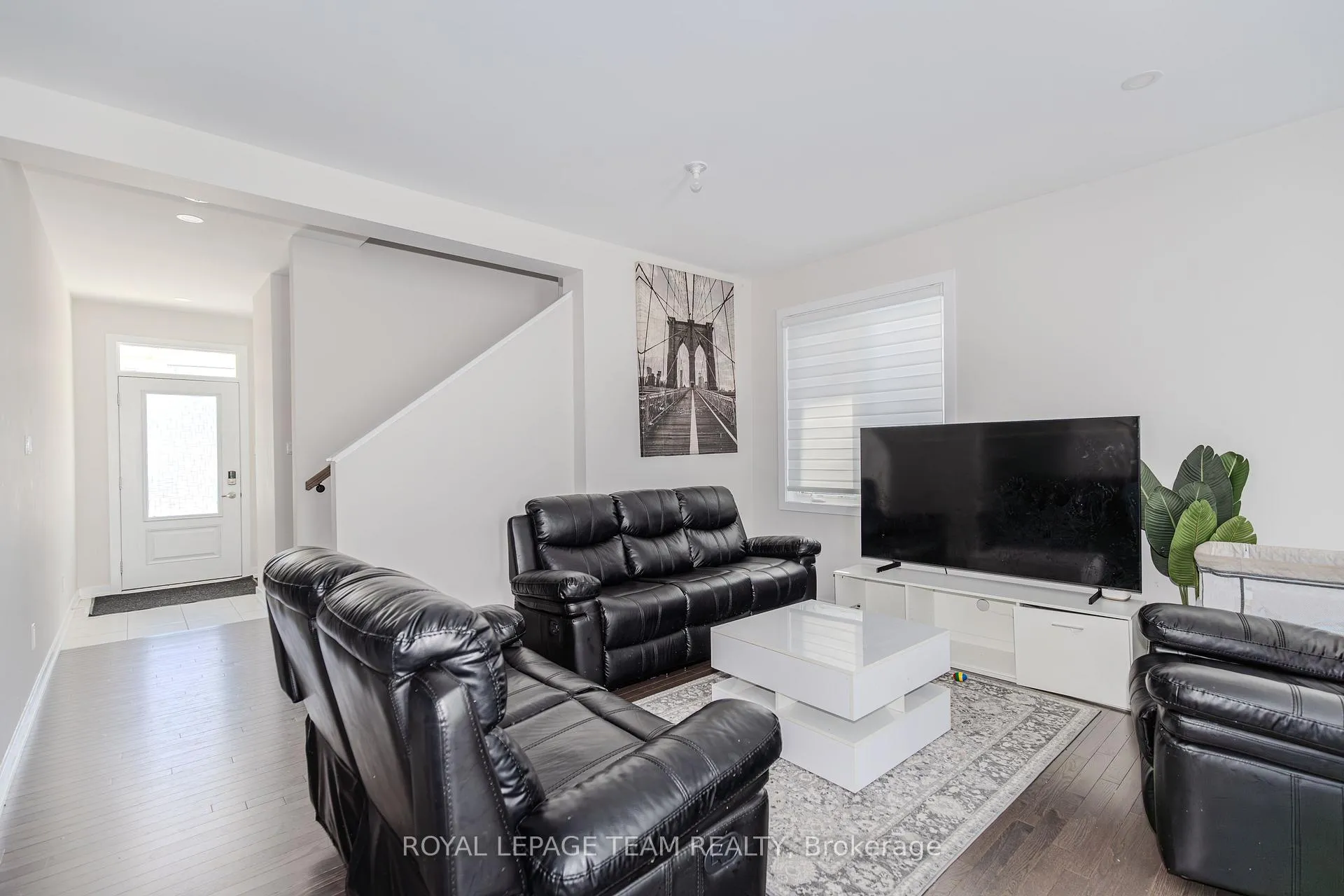 Photo 10 of 621 Alopex Row, Ottawa, Btwn Franktown Rd. & Fallowfield Rd. — HOMEH