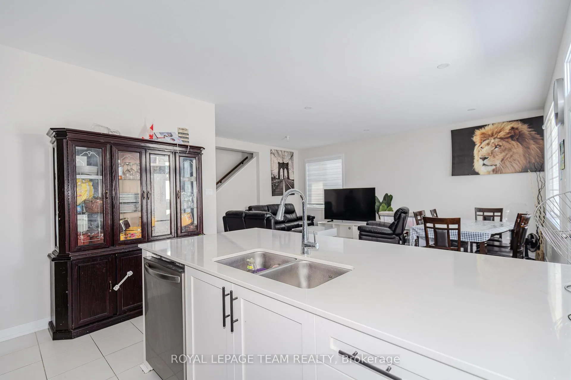 Photo 16 of 621 Alopex Row, Ottawa, Btwn Franktown Rd. & Fallowfield Rd. — HOMEH