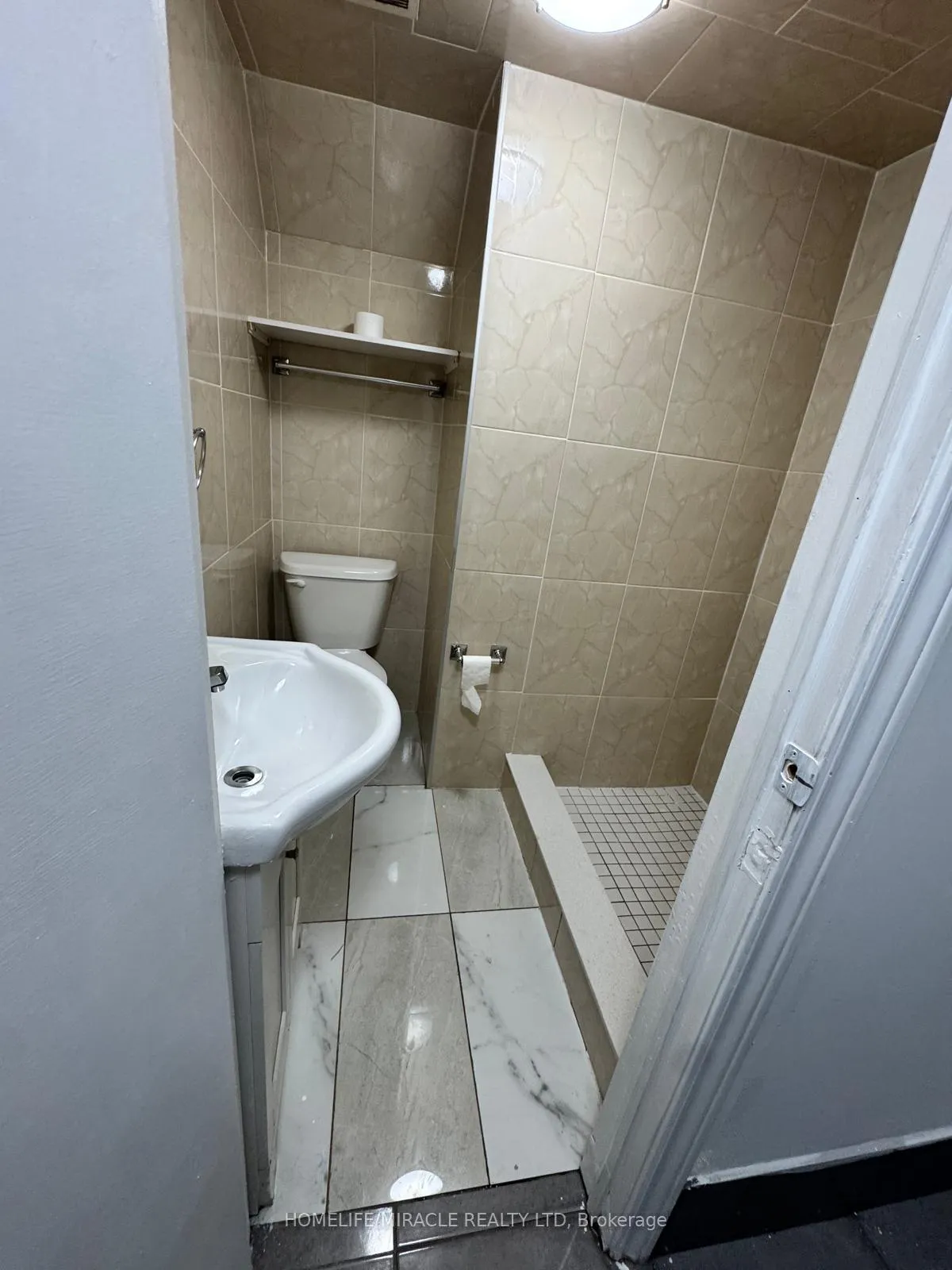 Photo 7 of 73 Gulliver Crescent, Brampton, Northgate — HOMEH