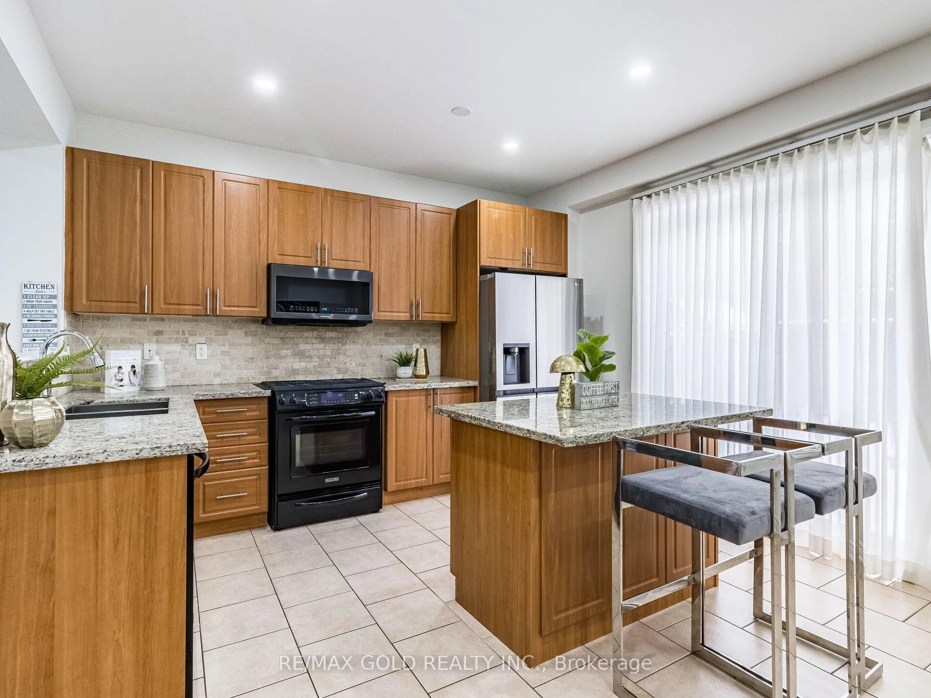 Photo 20 of Unit Upper, 90 Begonia Crescent, Brampton, Northwest Sandalwood Parkway — HOMEH