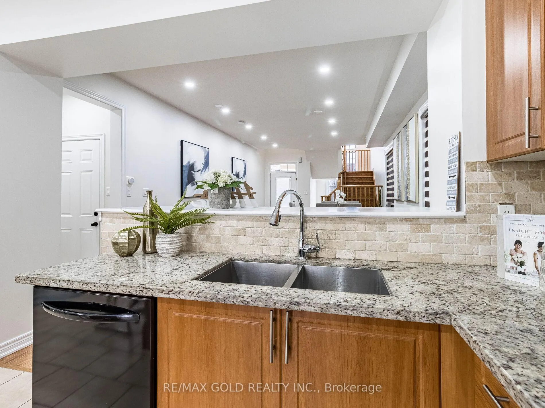Photo 21 of Unit Upper, 90 Begonia Crescent, Brampton, Northwest Sandalwood Parkway — HOMEH