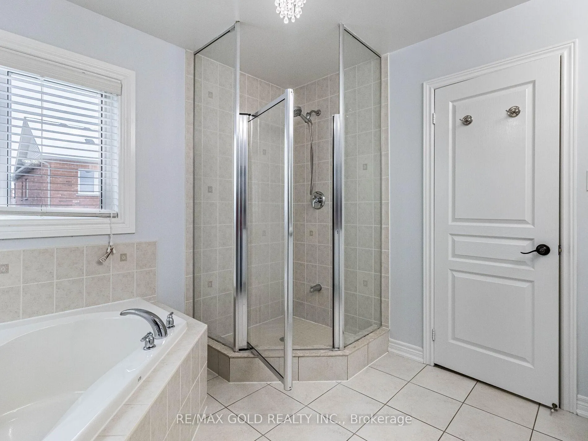Photo 34 of Unit Upper, 90 Begonia Crescent, Brampton, Northwest Sandalwood Parkway — HOMEH