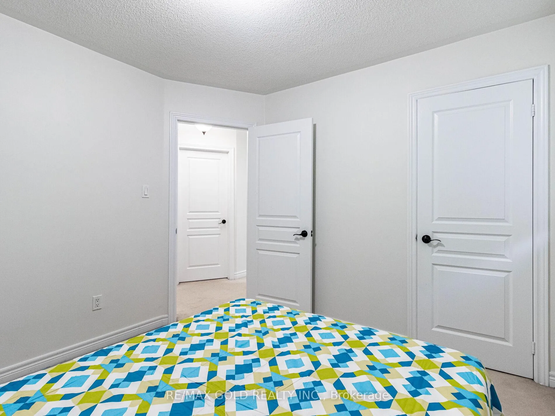 Photo 36 of Unit Upper, 90 Begonia Crescent, Brampton, Northwest Sandalwood Parkway — HOMEH