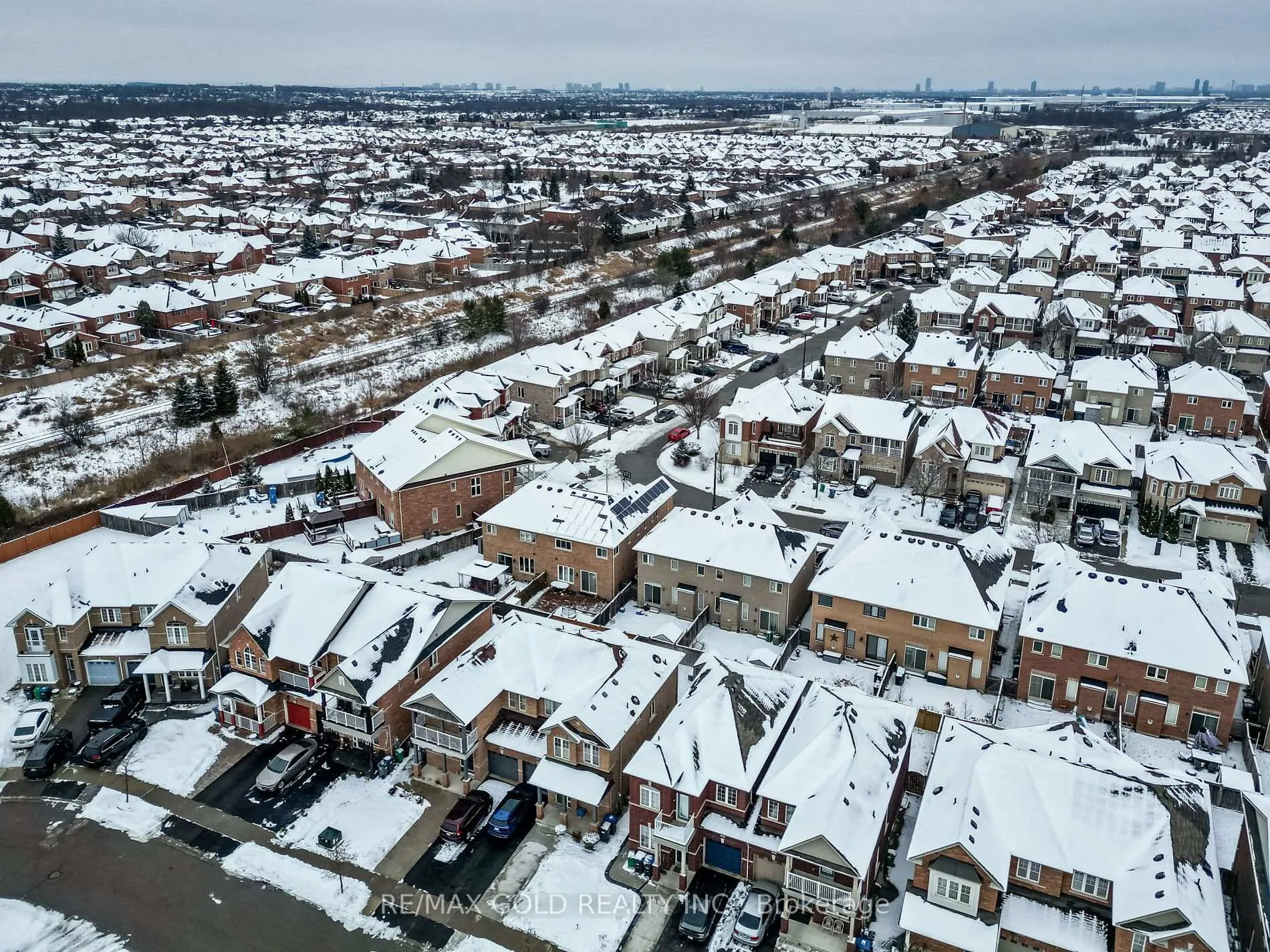 Photo 44 of Unit Upper, 90 Begonia Crescent, Brampton, Northwest Sandalwood Parkway — HOMEH