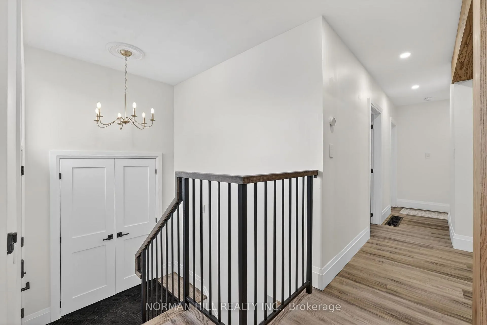 Photo 5 of 4 Patrick Drive, Aurora, Aurora Highlands — HOMEH