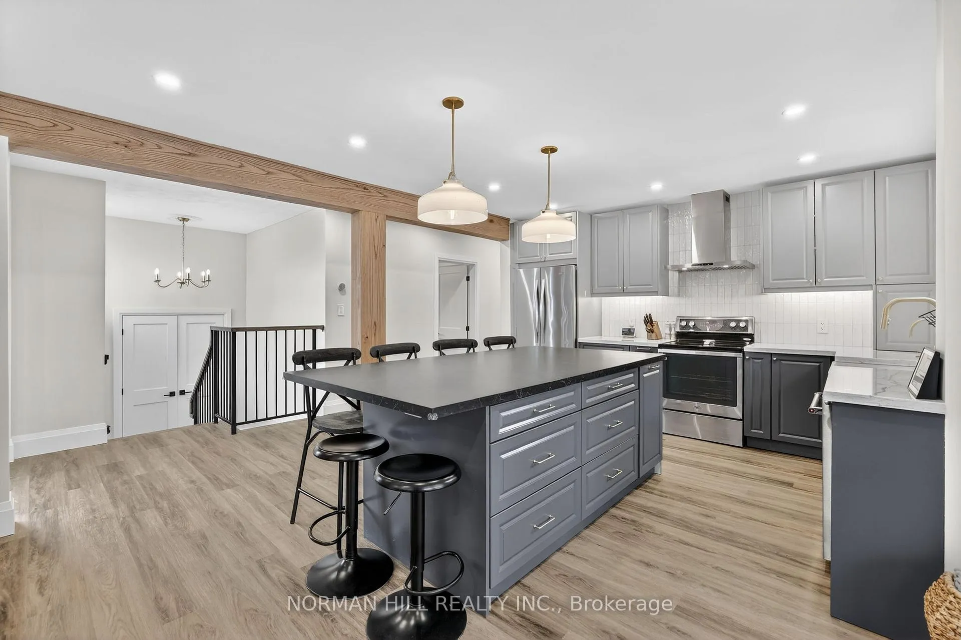 Photo 10 of 4 Patrick Drive, Aurora, Aurora Highlands — HOMEH