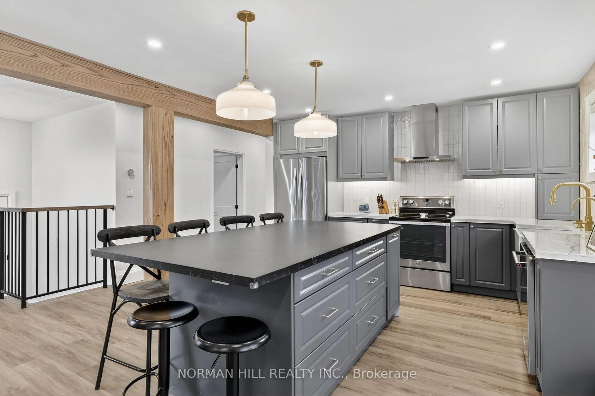 Photo 11 of 4 Patrick Drive, Aurora, Aurora Highlands — HOMEH