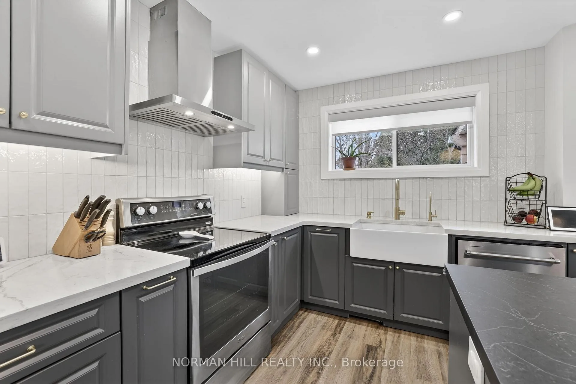 Photo 13 of 4 Patrick Drive, Aurora, Aurora Highlands — HOMEH