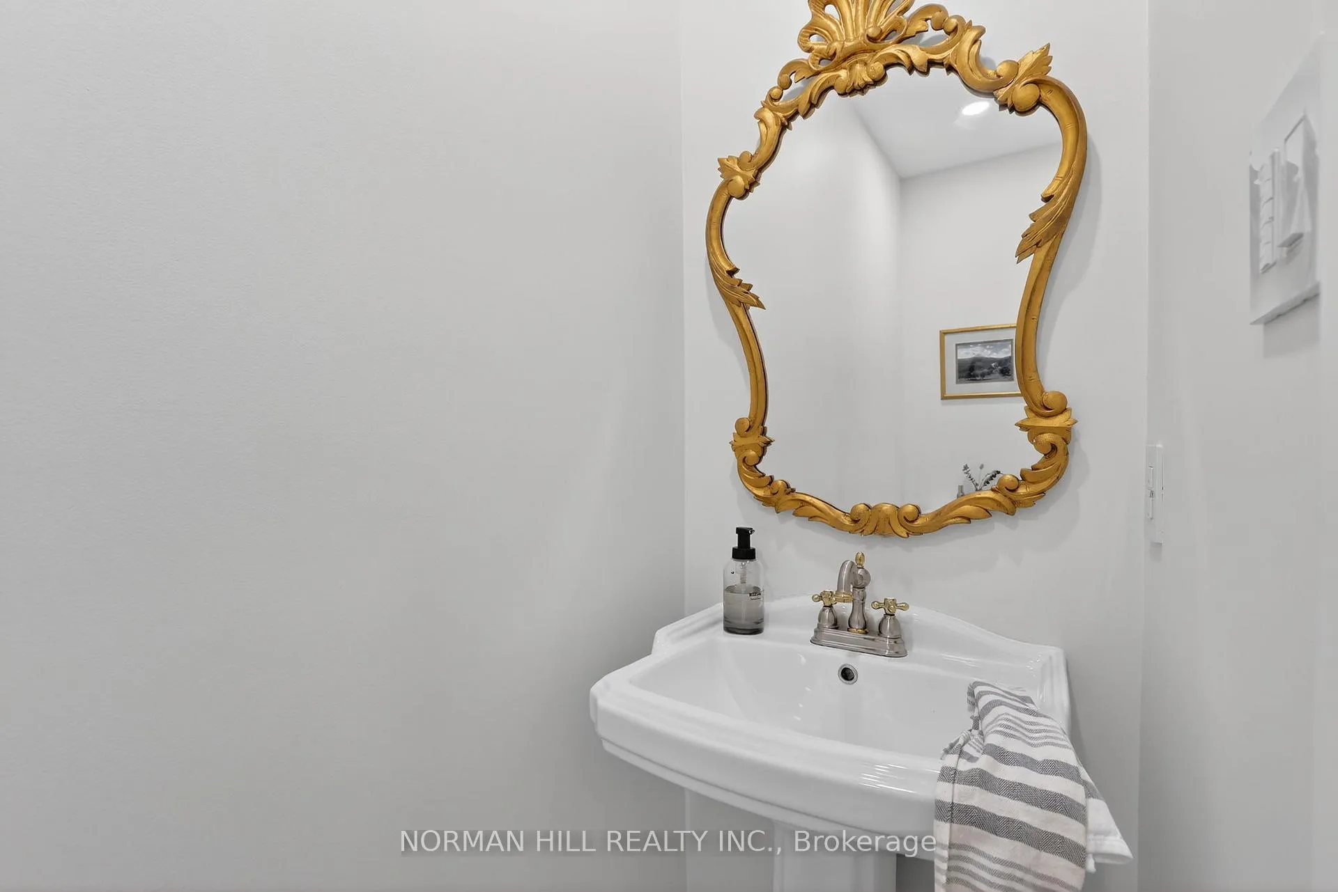 Photo 32 of 4 Patrick Drive, Aurora, Aurora Highlands — HOMEH