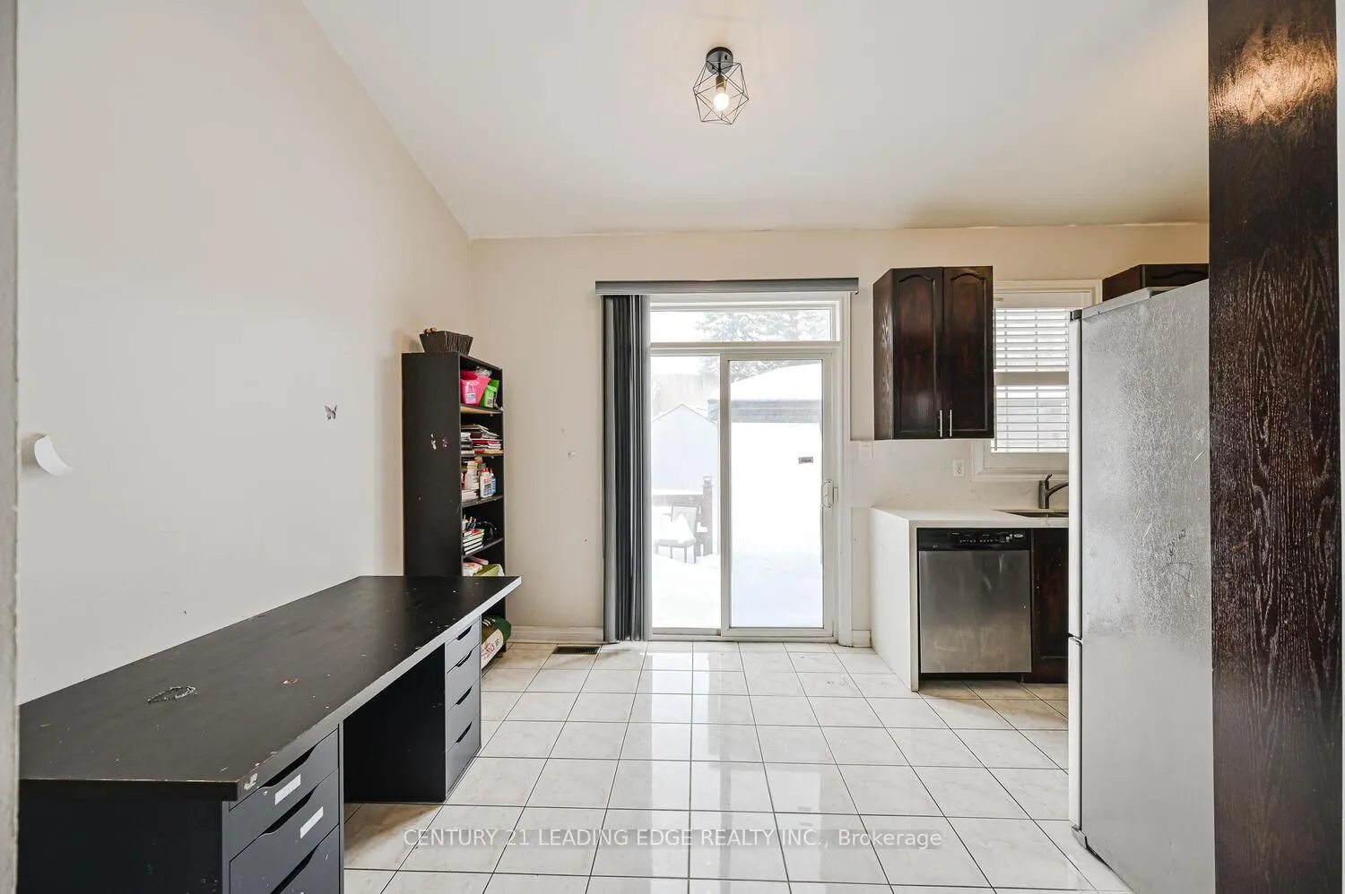 Photo 6 of 44 Deepcoral Court, Brampton, Madoc — HOMEH
