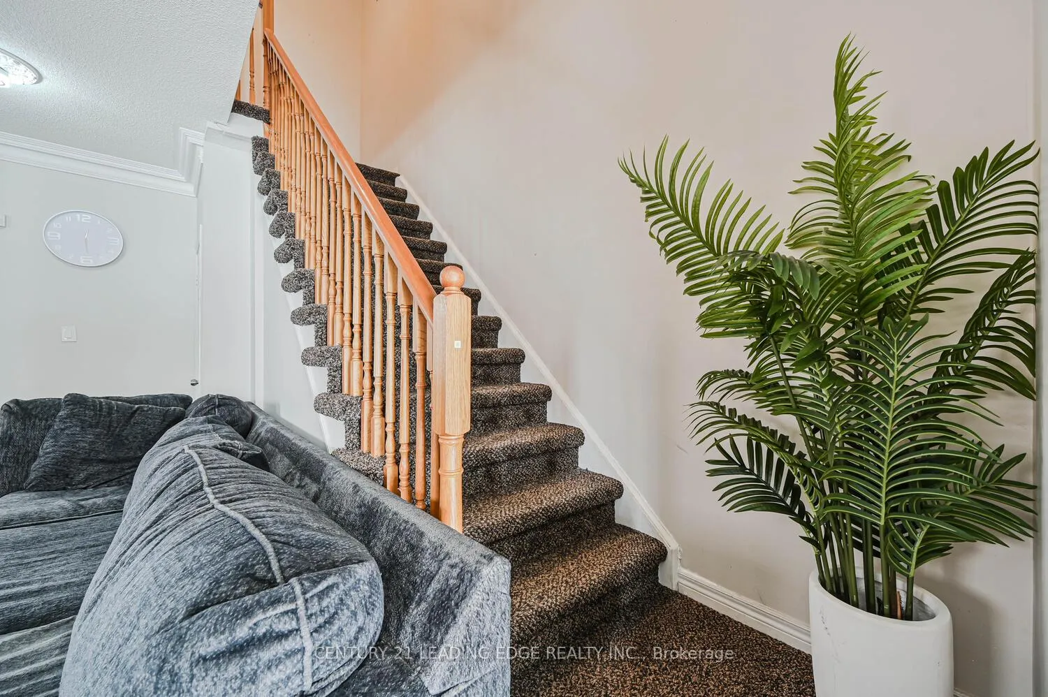 Photo 8 of 44 Deepcoral Court, Brampton, Madoc — HOMEH