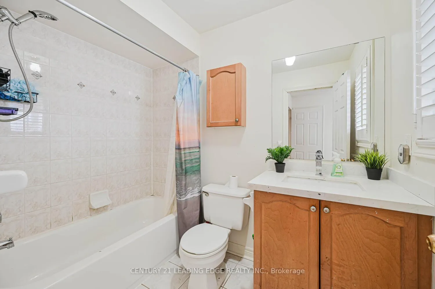 Photo 16 of 44 Deepcoral Court, Brampton, Madoc — HOMEH
