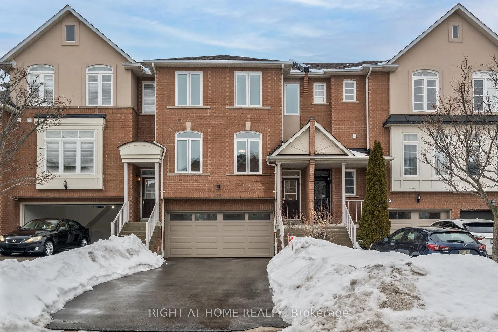 Photo 2 of 16 Honeywood Road, Vaughan, Patterson — HOMEH
