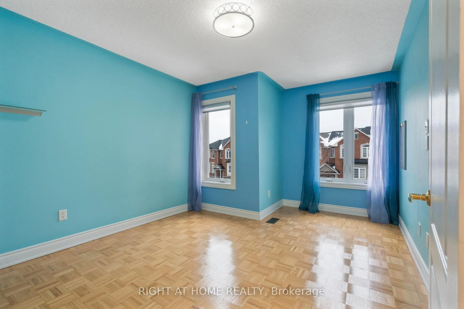 Photo 22 of 16 Honeywood Road, Vaughan, Patterson — HOMEH