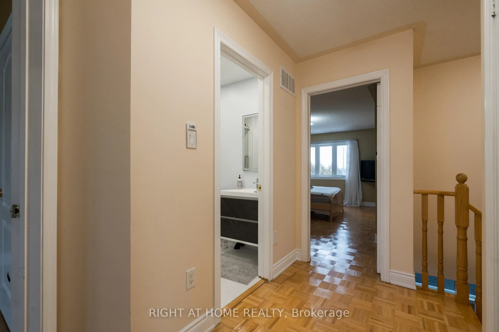 Photo 26 of 16 Honeywood Road, Vaughan, Patterson — HOMEH