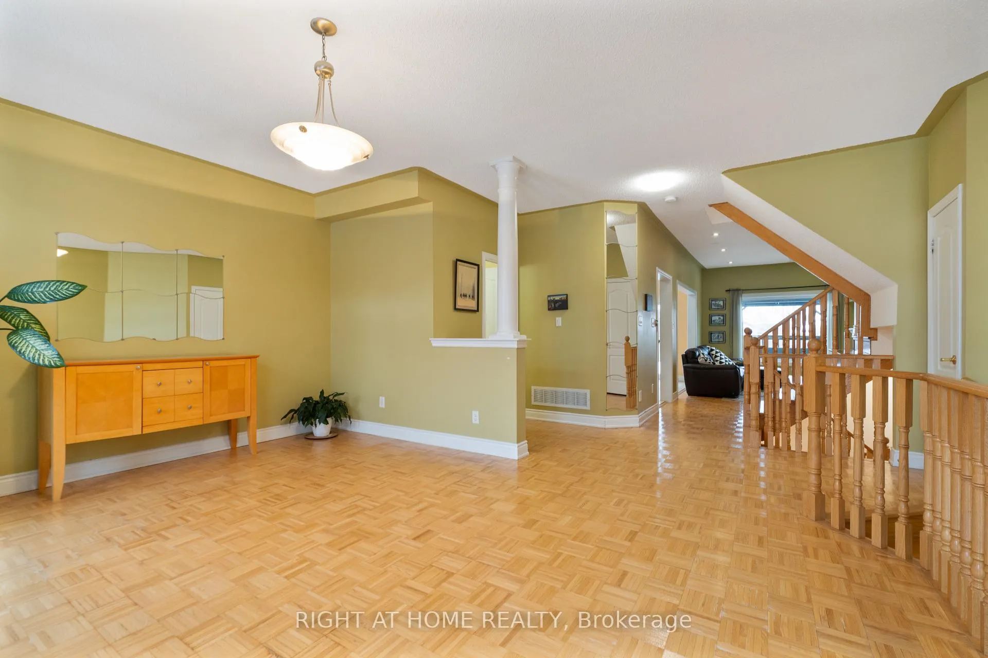 Photo 35 of 16 Honeywood Road, Vaughan, Patterson — HOMEH