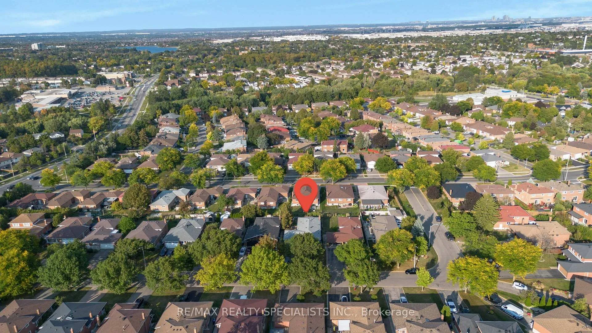 Photo 4 of 8 Malcolm Crescent, Brampton, Central Park — HOMEH