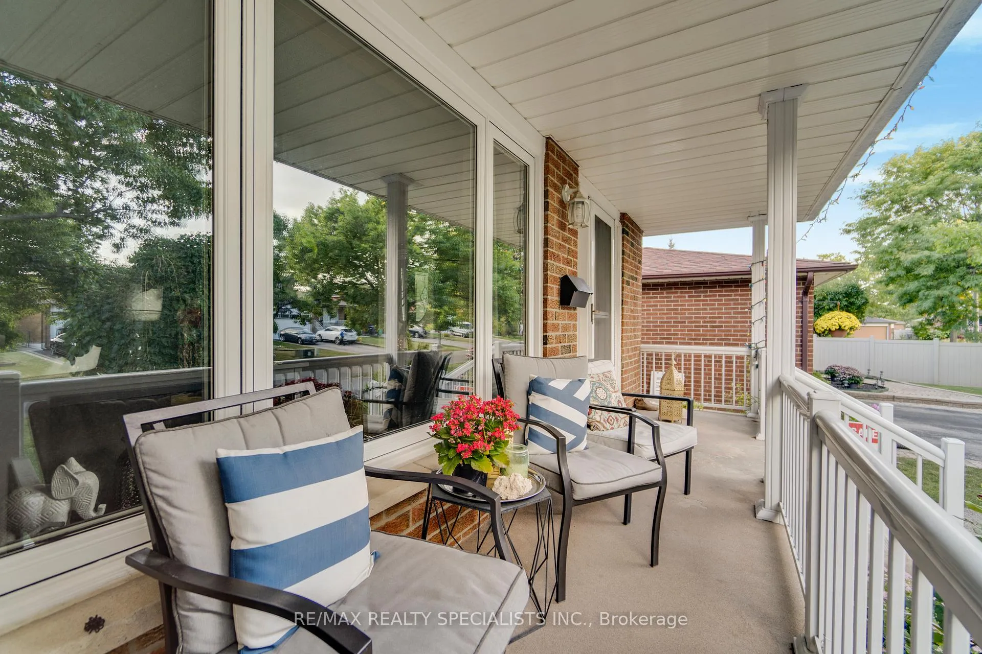 Photo 6 of 8 Malcolm Crescent, Brampton, Central Park — HOMEH