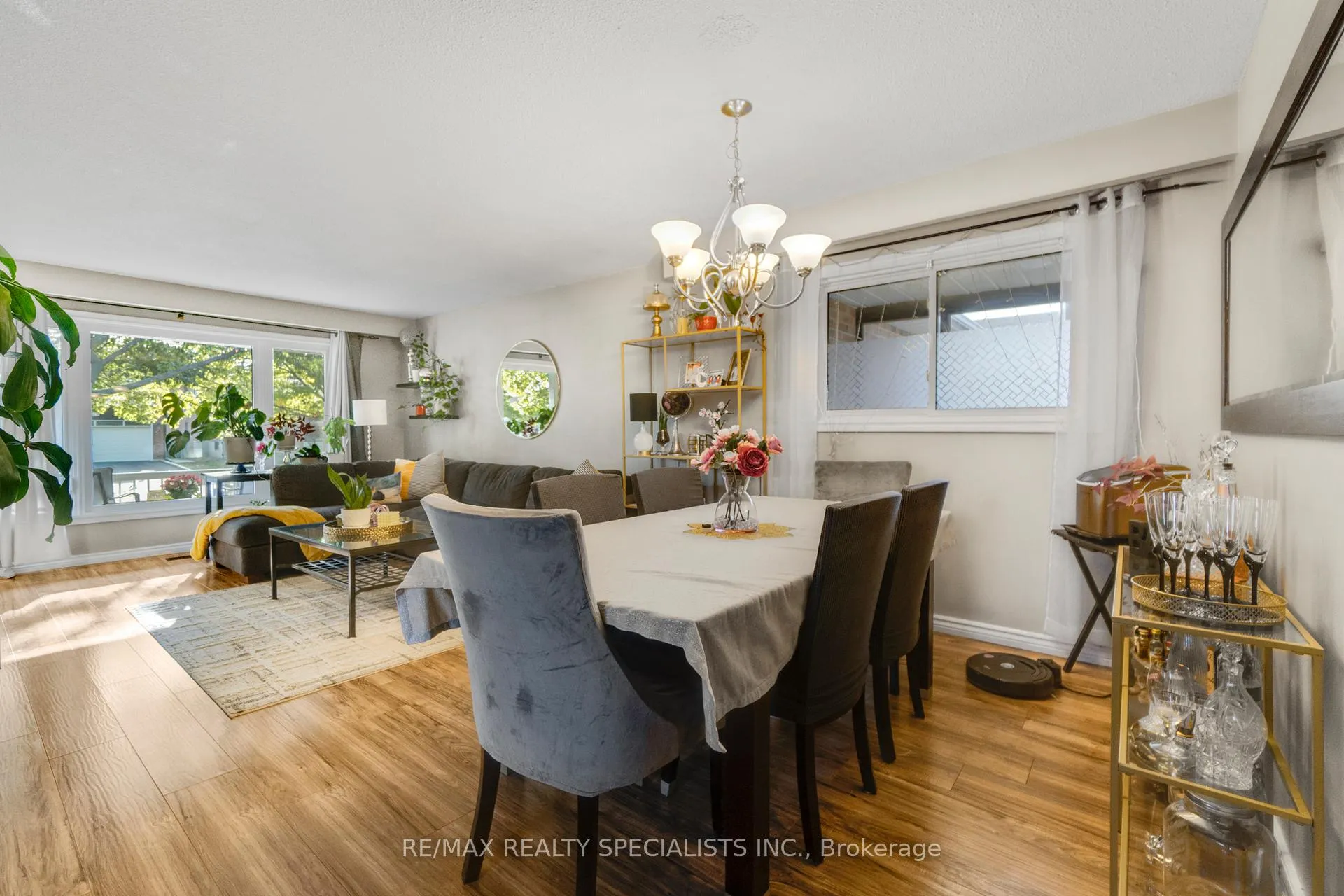 Photo 11 of 8 Malcolm Crescent, Brampton, Central Park — HOMEH