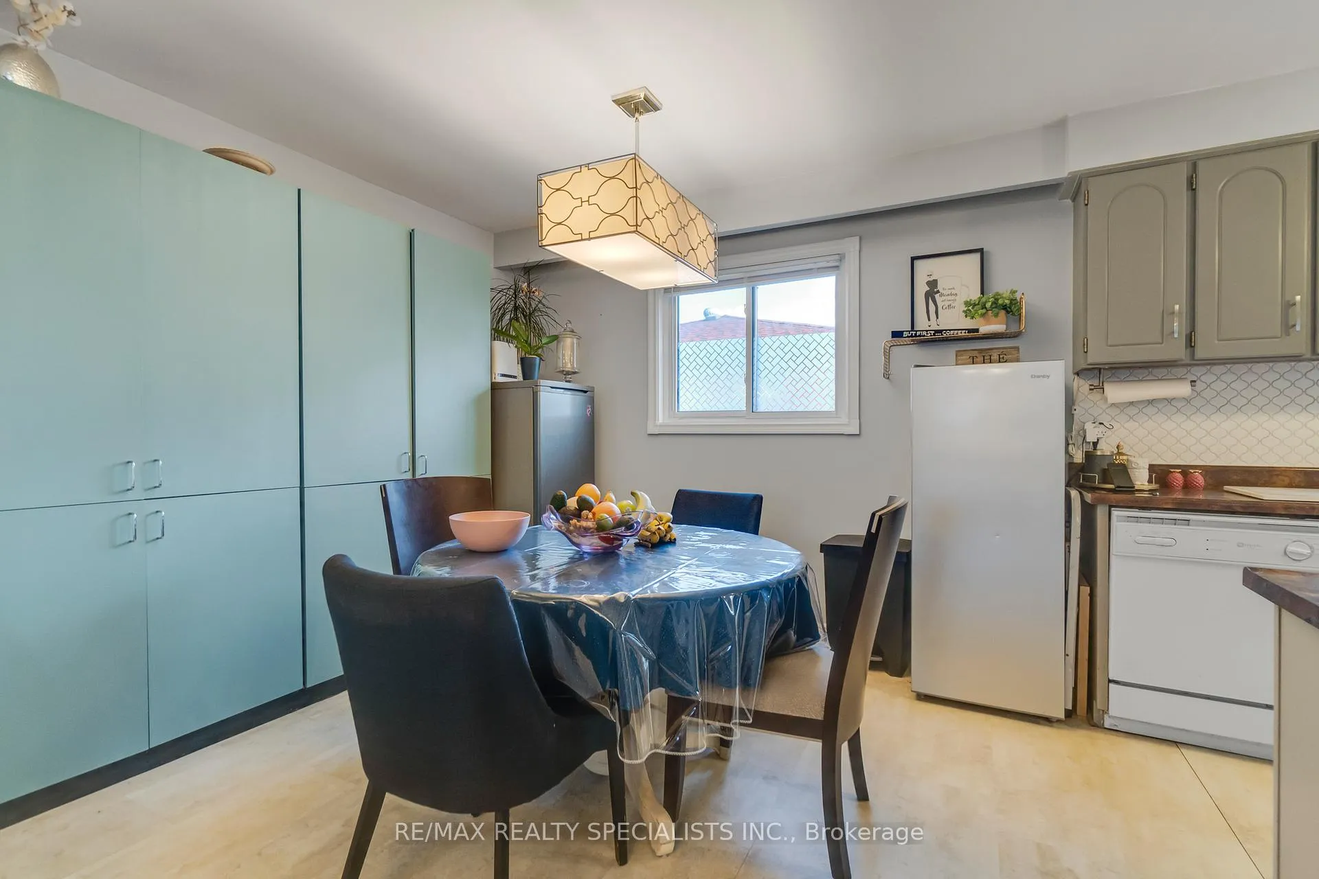 Photo 14 of 8 Malcolm Crescent, Brampton, Central Park — HOMEH