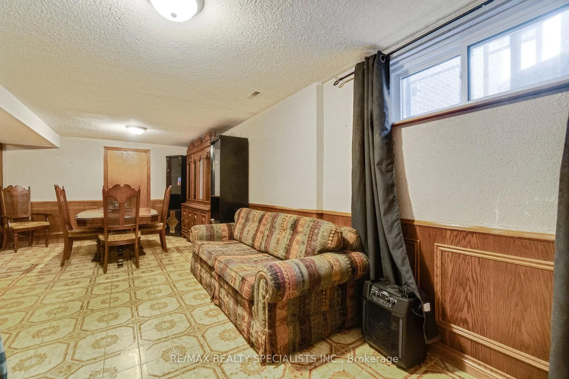 Photo 25 of 8 Malcolm Crescent, Brampton, Central Park — HOMEH