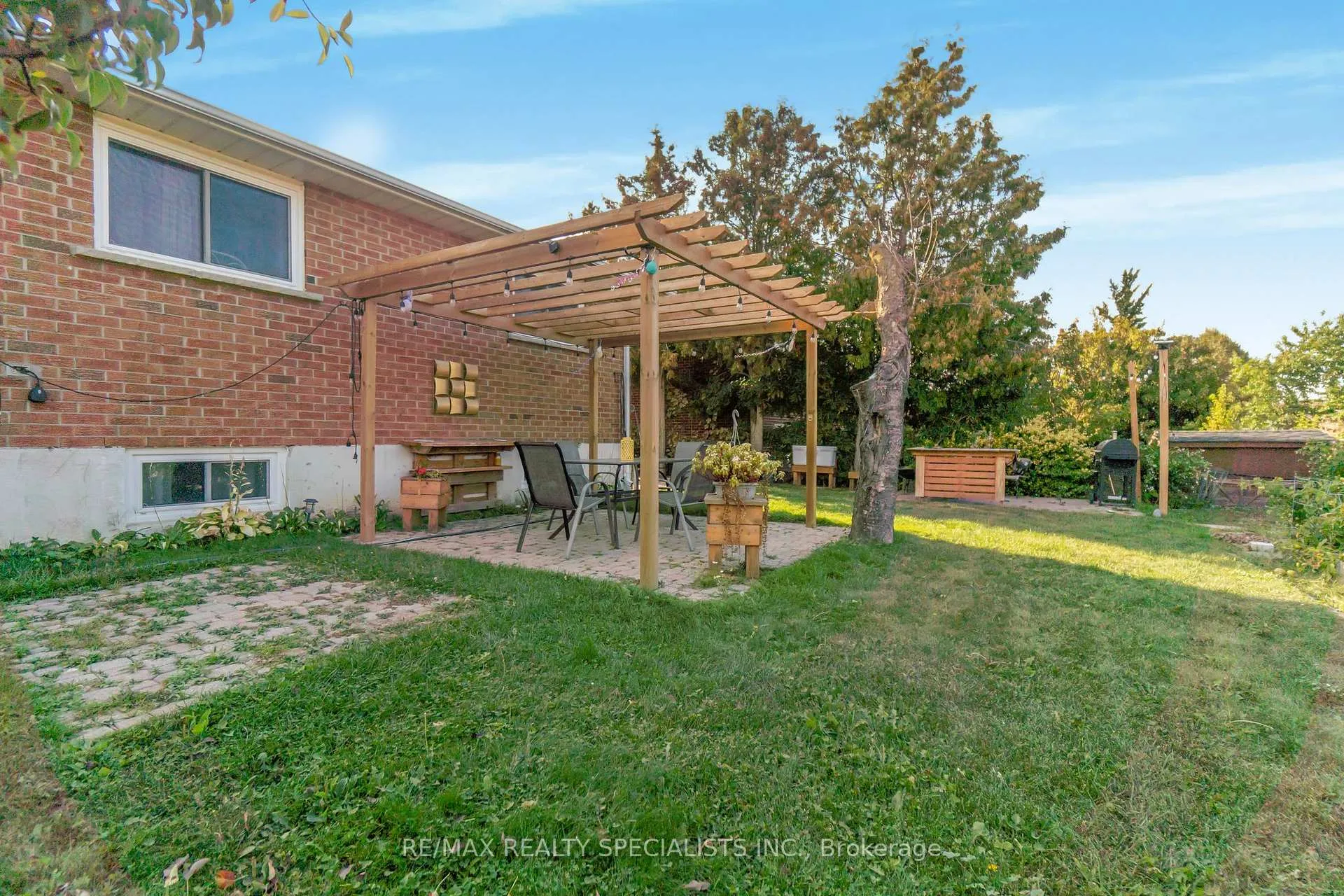 Photo 34 of 8 Malcolm Crescent, Brampton, Central Park — HOMEH