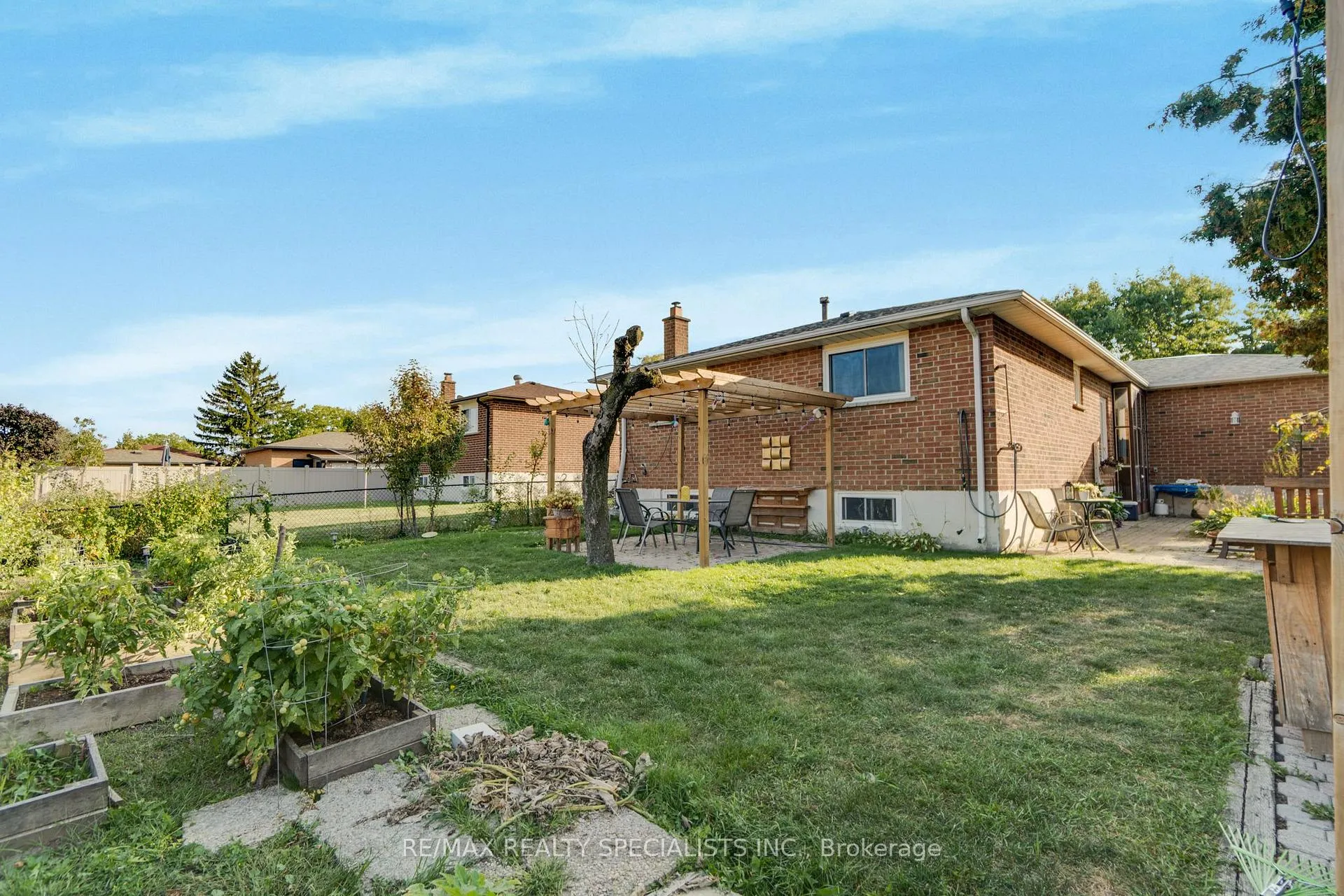 Photo 36 of 8 Malcolm Crescent, Brampton, Central Park — HOMEH