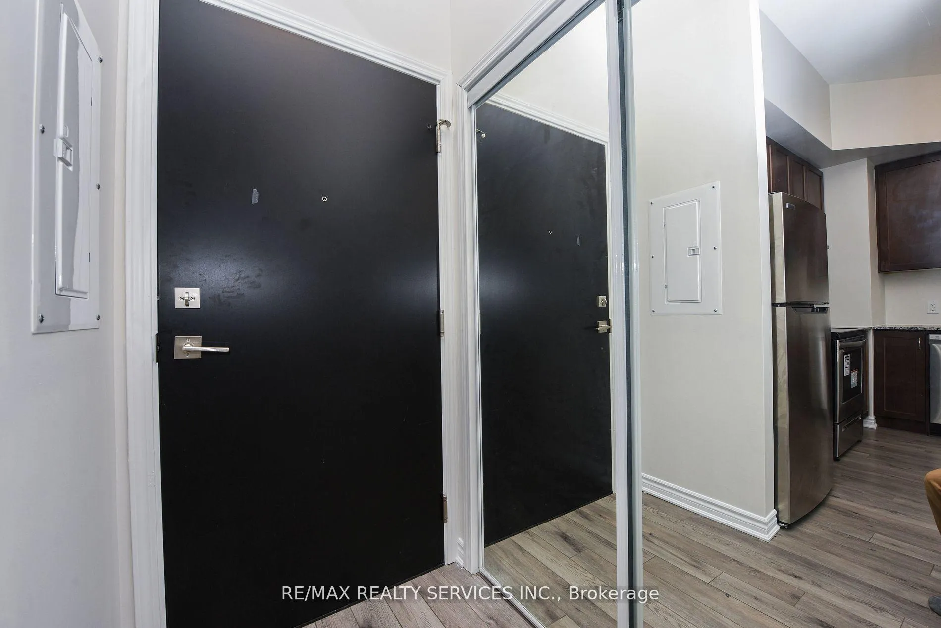 Photo 6 of Unit 103, 200 Lagerfeld Drive, Brampton, Northwest Brampton — HOMEH