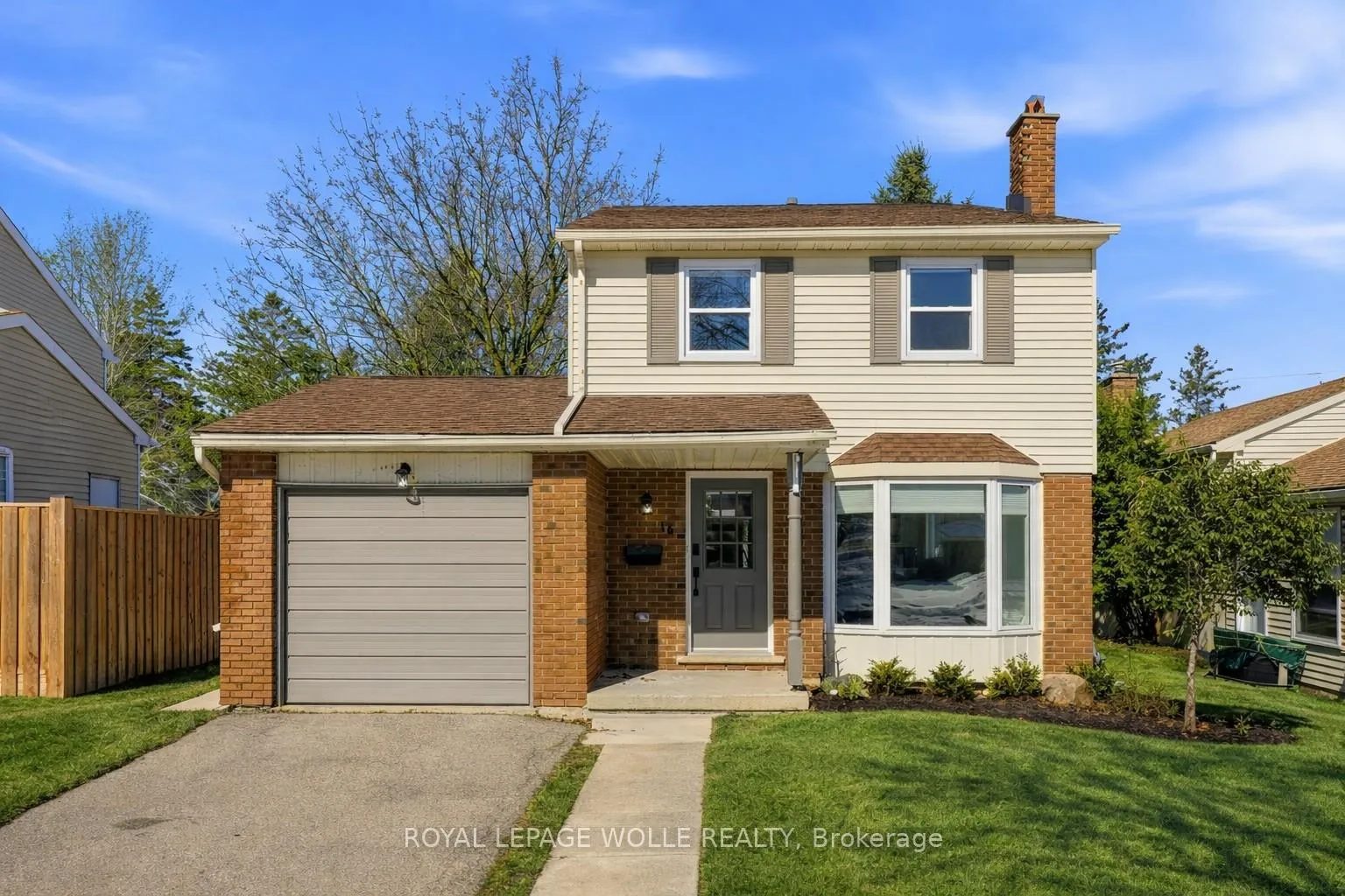 Photo 1 of 16 Thornbush Crescent, Waterloo — HOMEH