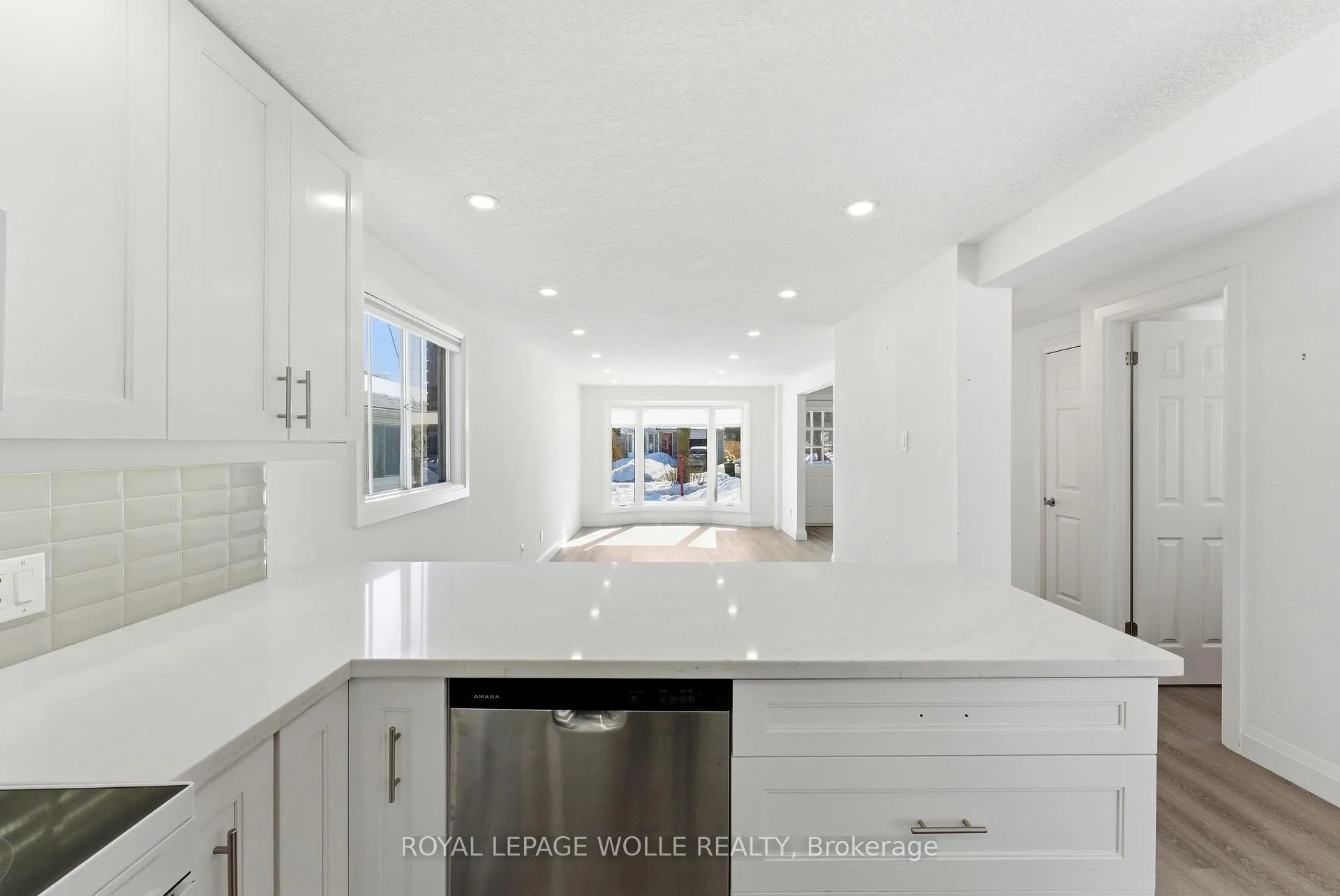 Photo 10 of 16 Thornbush Crescent, Waterloo — HOMEH