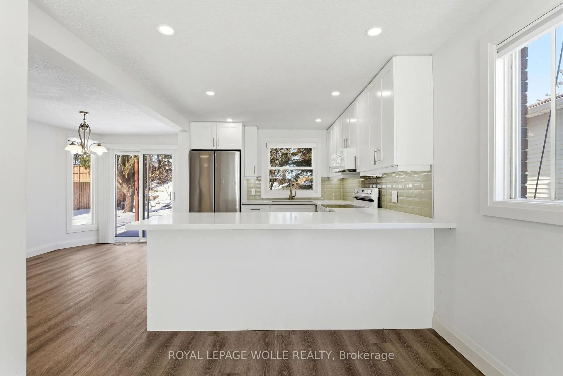 Photo 13 of 16 Thornbush Crescent, Waterloo — HOMEH
