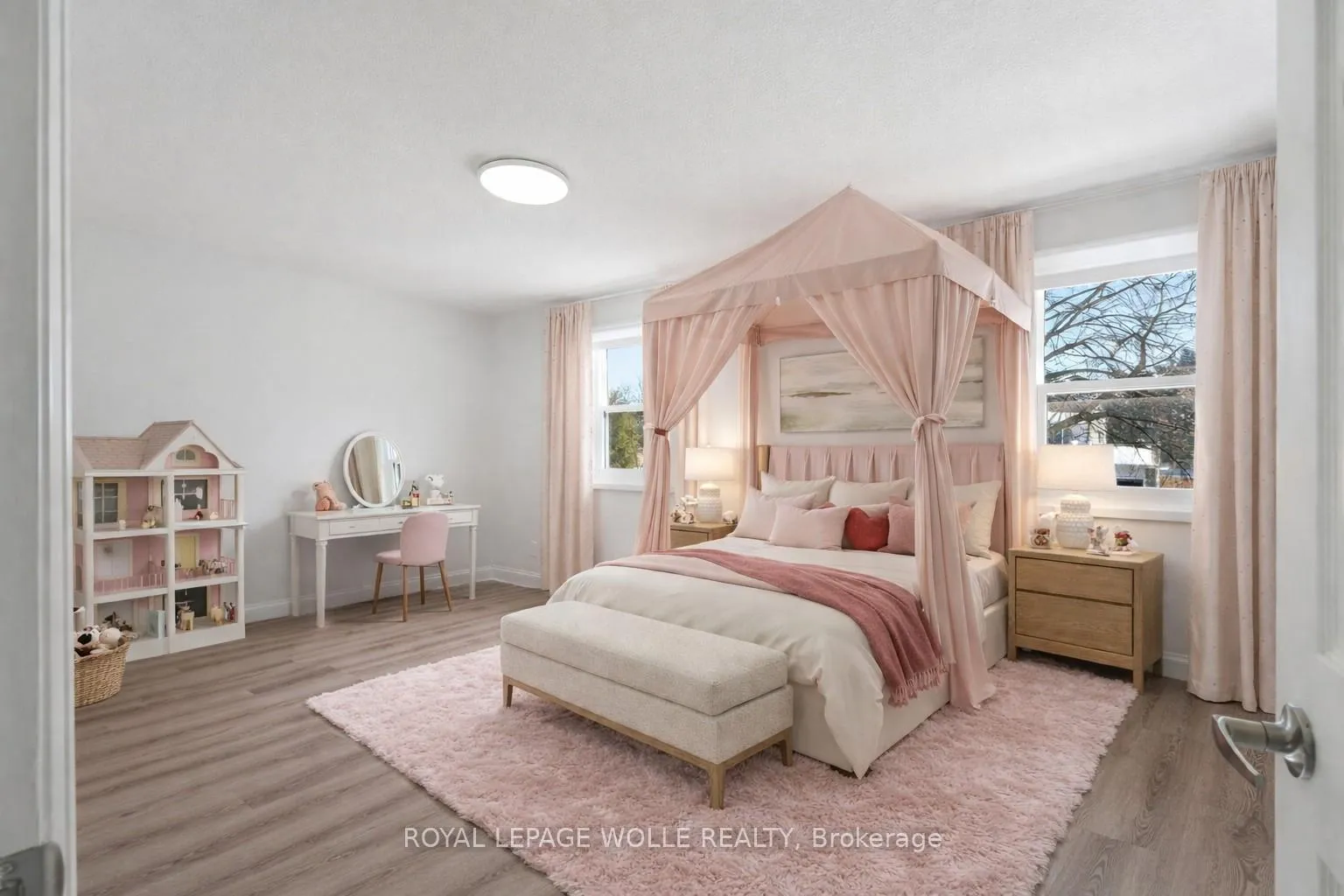 Photo 18 of 16 Thornbush Crescent, Waterloo — HOMEH