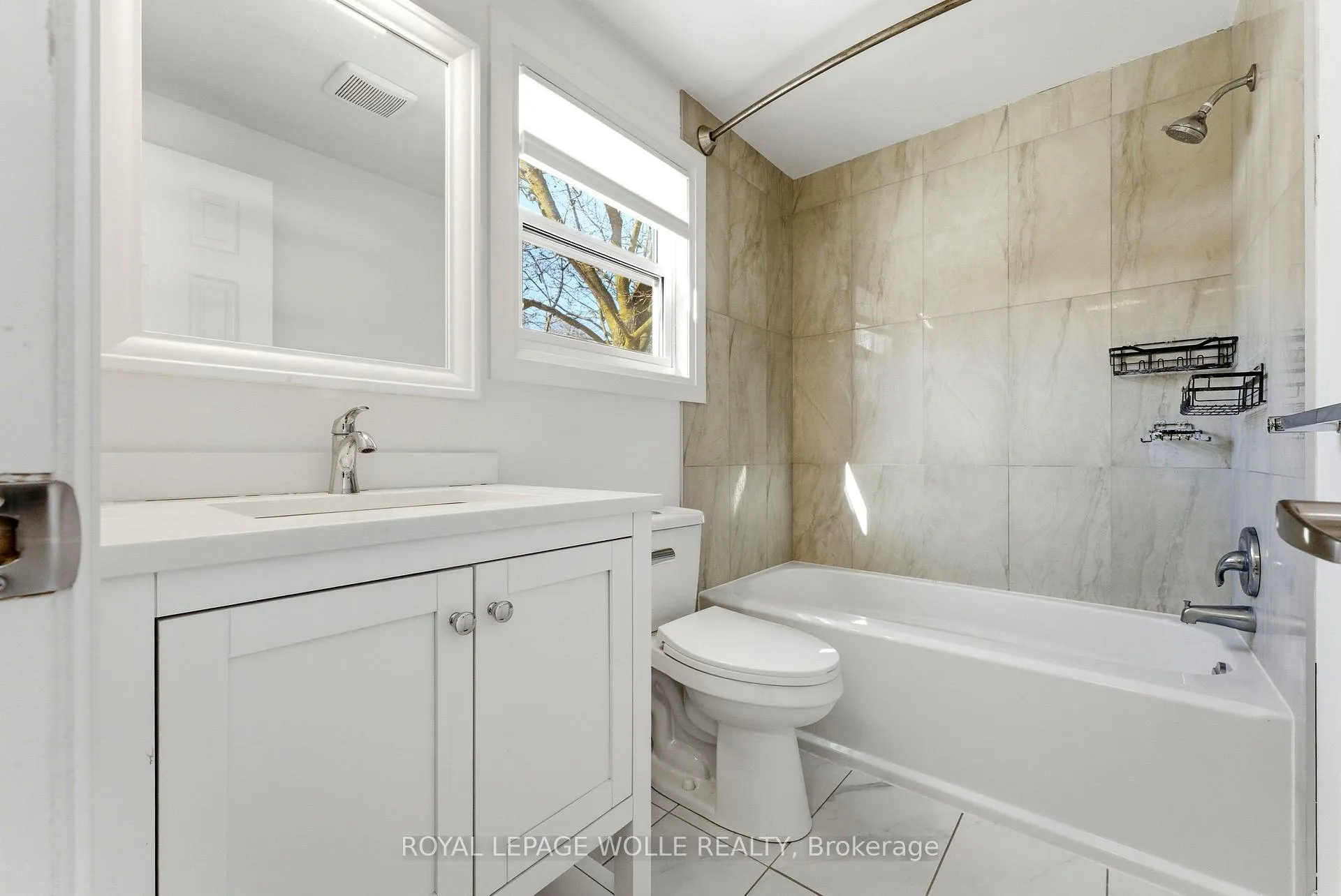 Photo 19 of 16 Thornbush Crescent, Waterloo — HOMEH