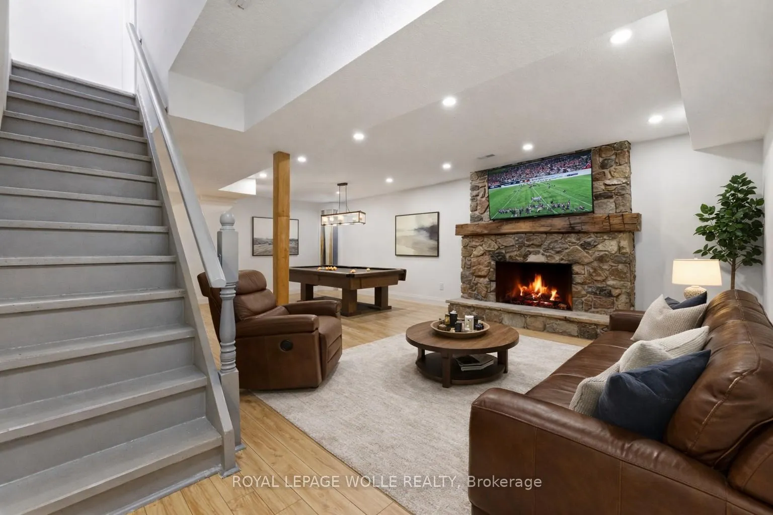 Photo 20 of 16 Thornbush Crescent, Waterloo — HOMEH