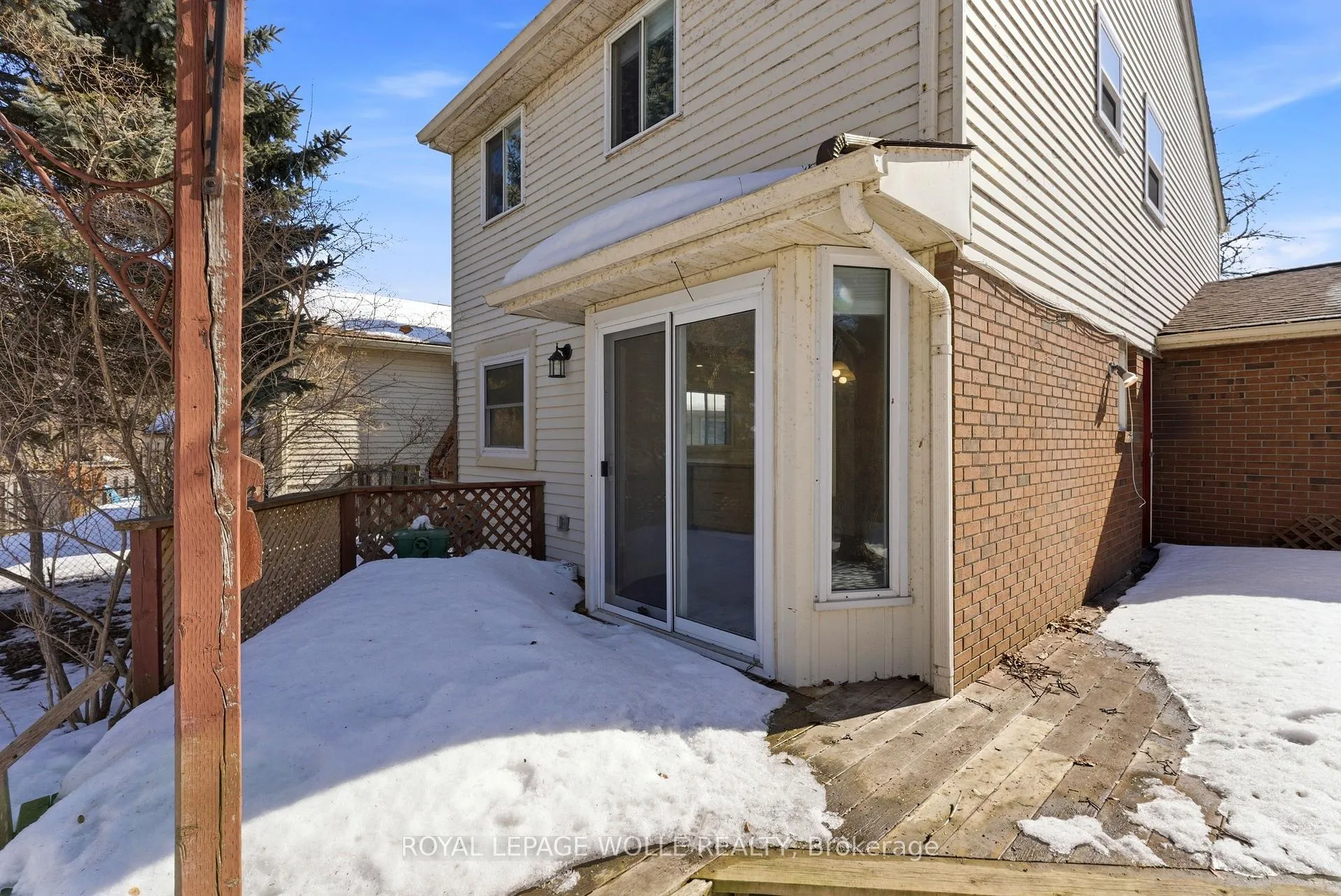 Photo 24 of 16 Thornbush Crescent, Waterloo — HOMEH
