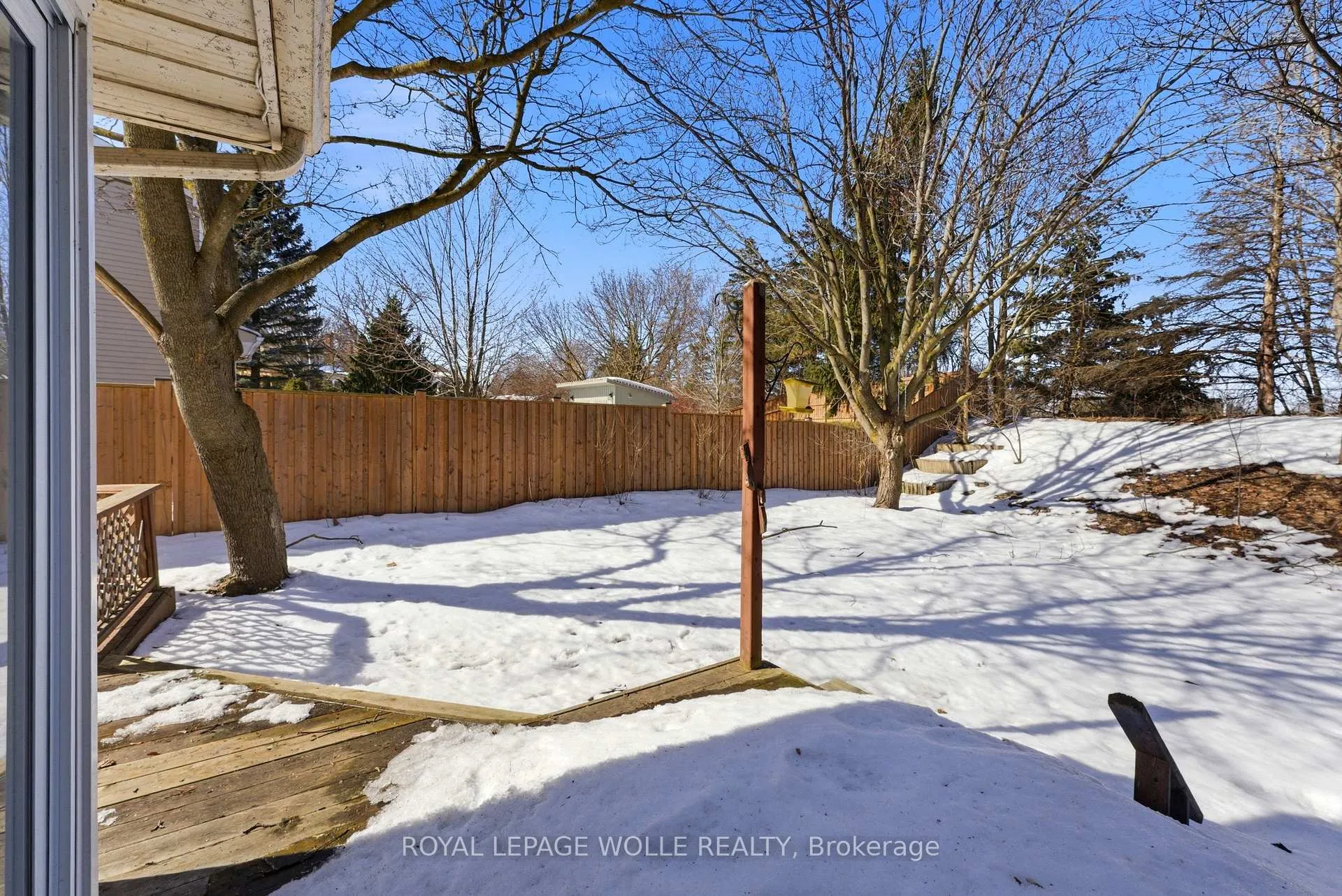 Photo 26 of 16 Thornbush Crescent, Waterloo — HOMEH