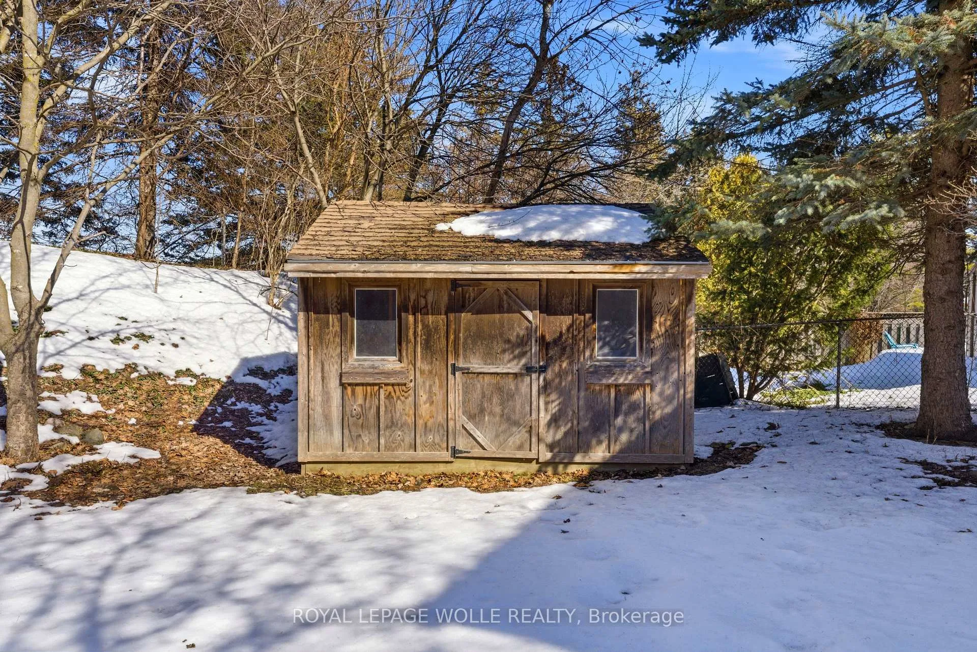 Photo 28 of 16 Thornbush Crescent, Waterloo — HOMEH