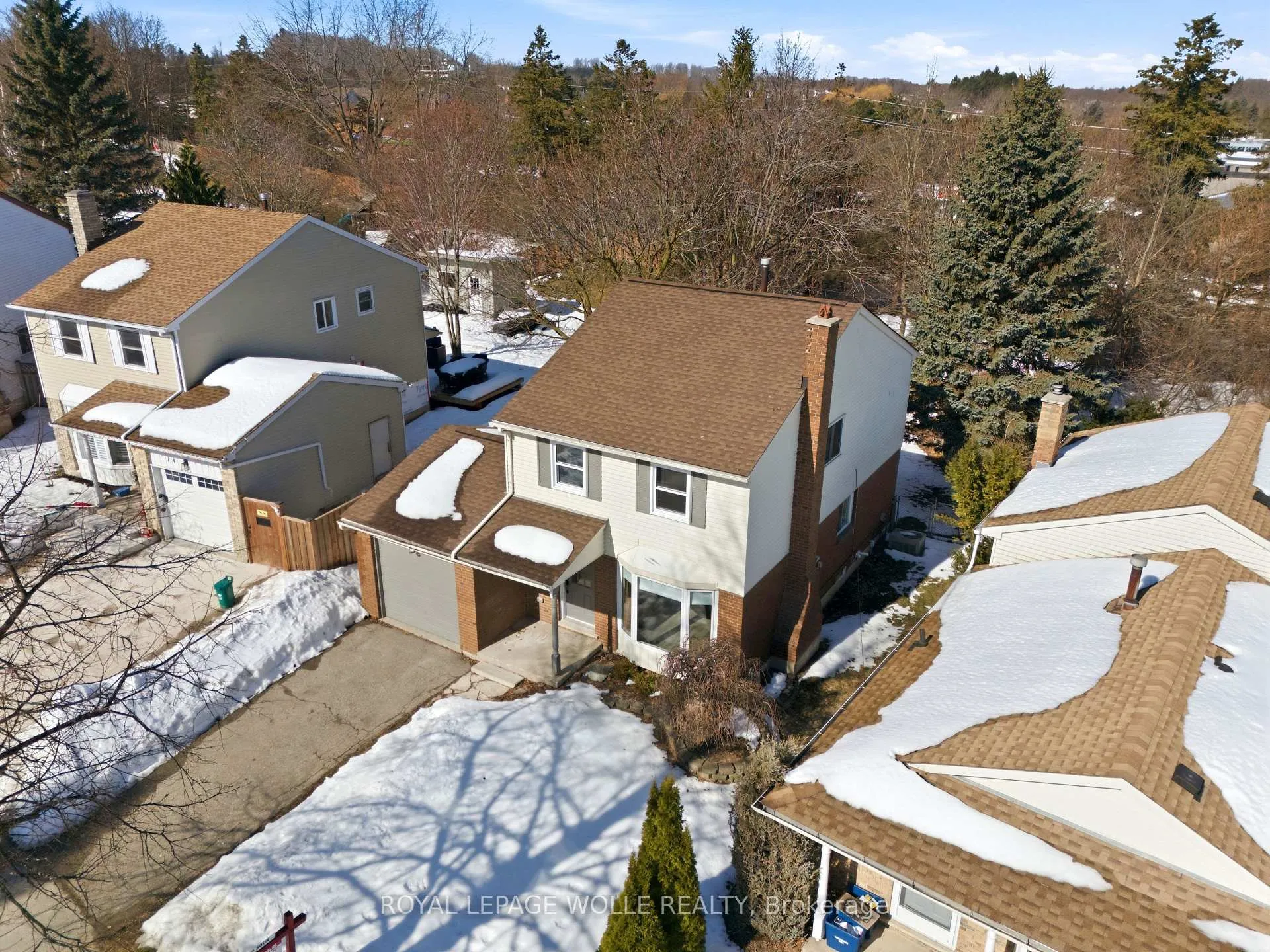 Photo 29 of 16 Thornbush Crescent, Waterloo — HOMEH