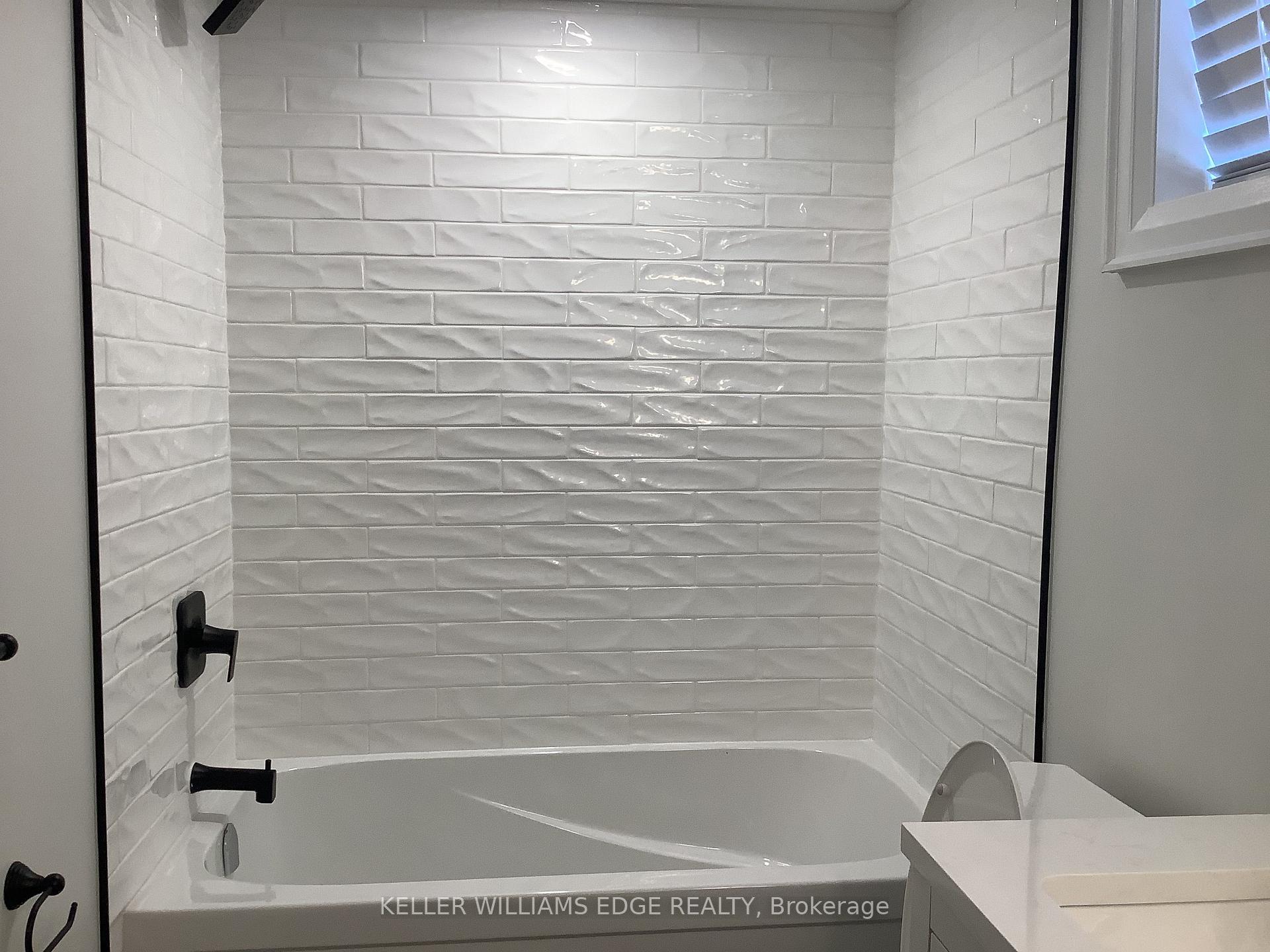 Photo 10 of Unit 2, 229 West 18th Street, Hamilton, Buchanan — HOMEH