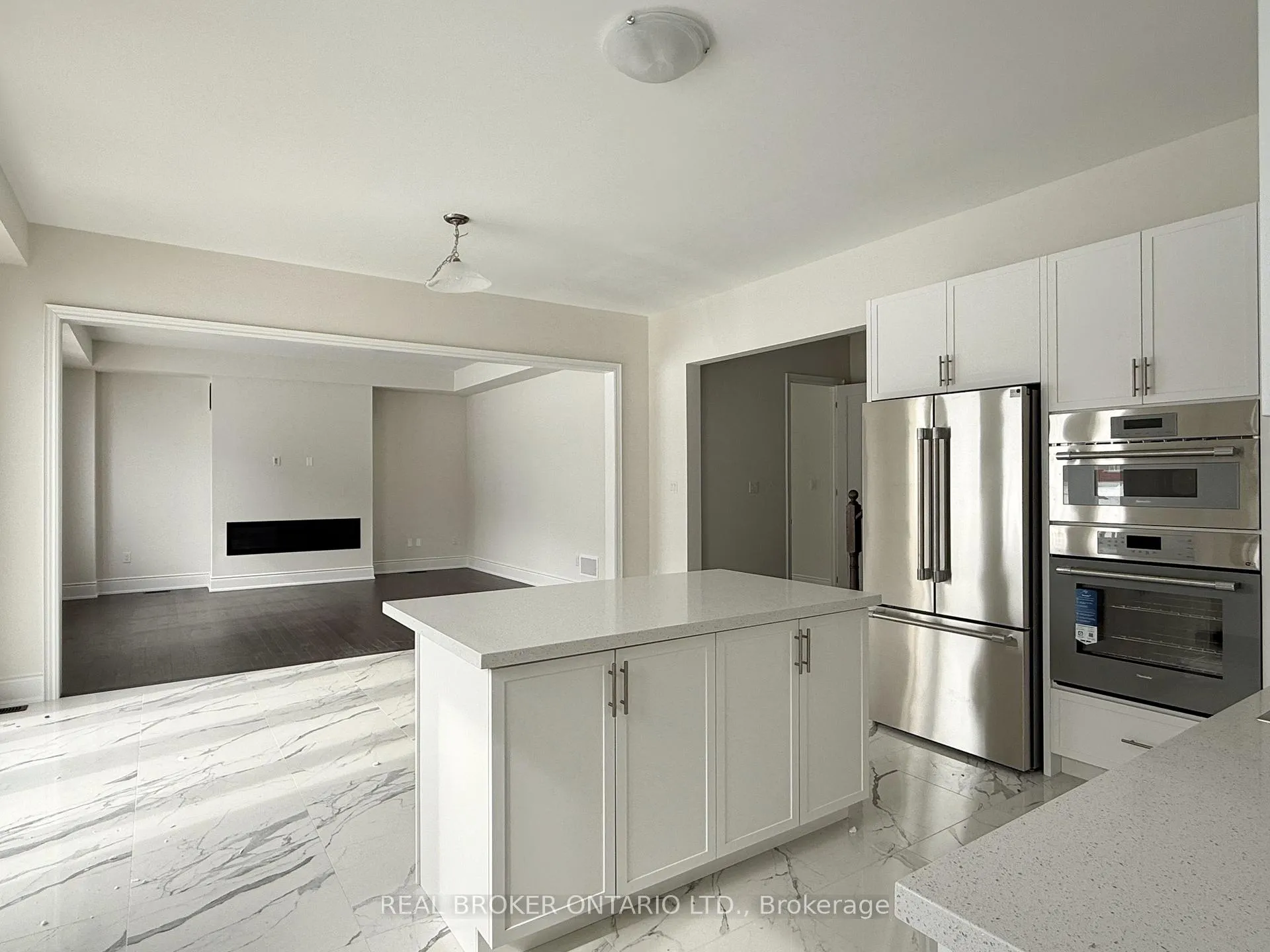 Photo 13 of 33 Cecil Saunders Drive, Georgina, Keswick South — HOMEH