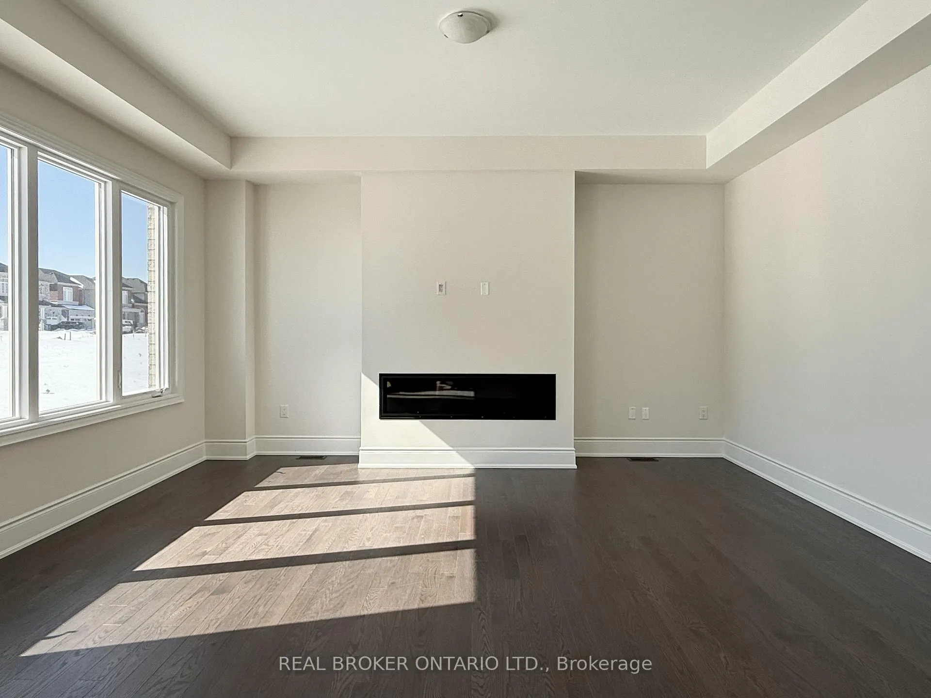 Photo 17 of 33 Cecil Saunders Drive, Georgina, Keswick South — HOMEH