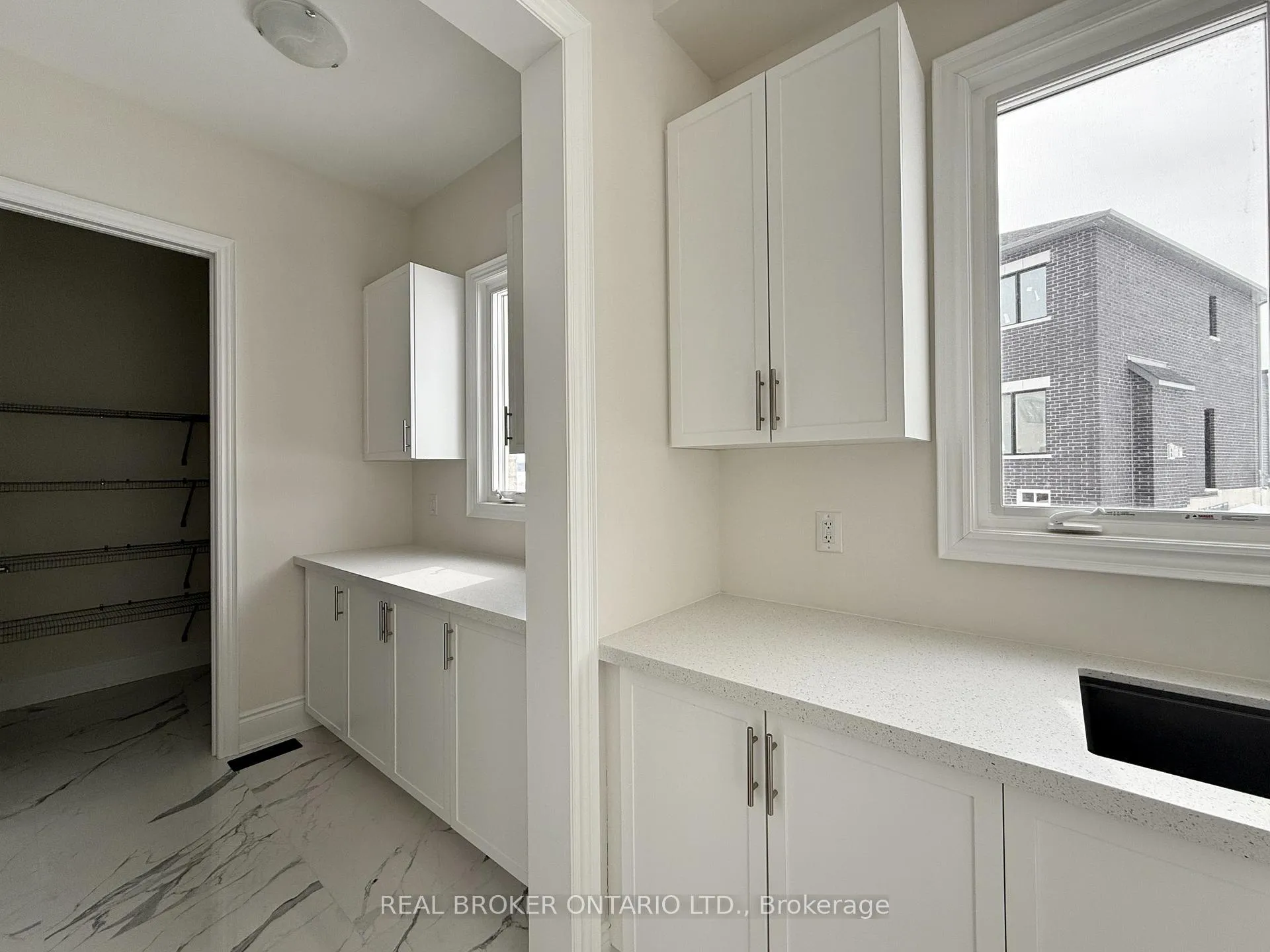 Photo 19 of 33 Cecil Saunders Drive, Georgina, Keswick South — HOMEH