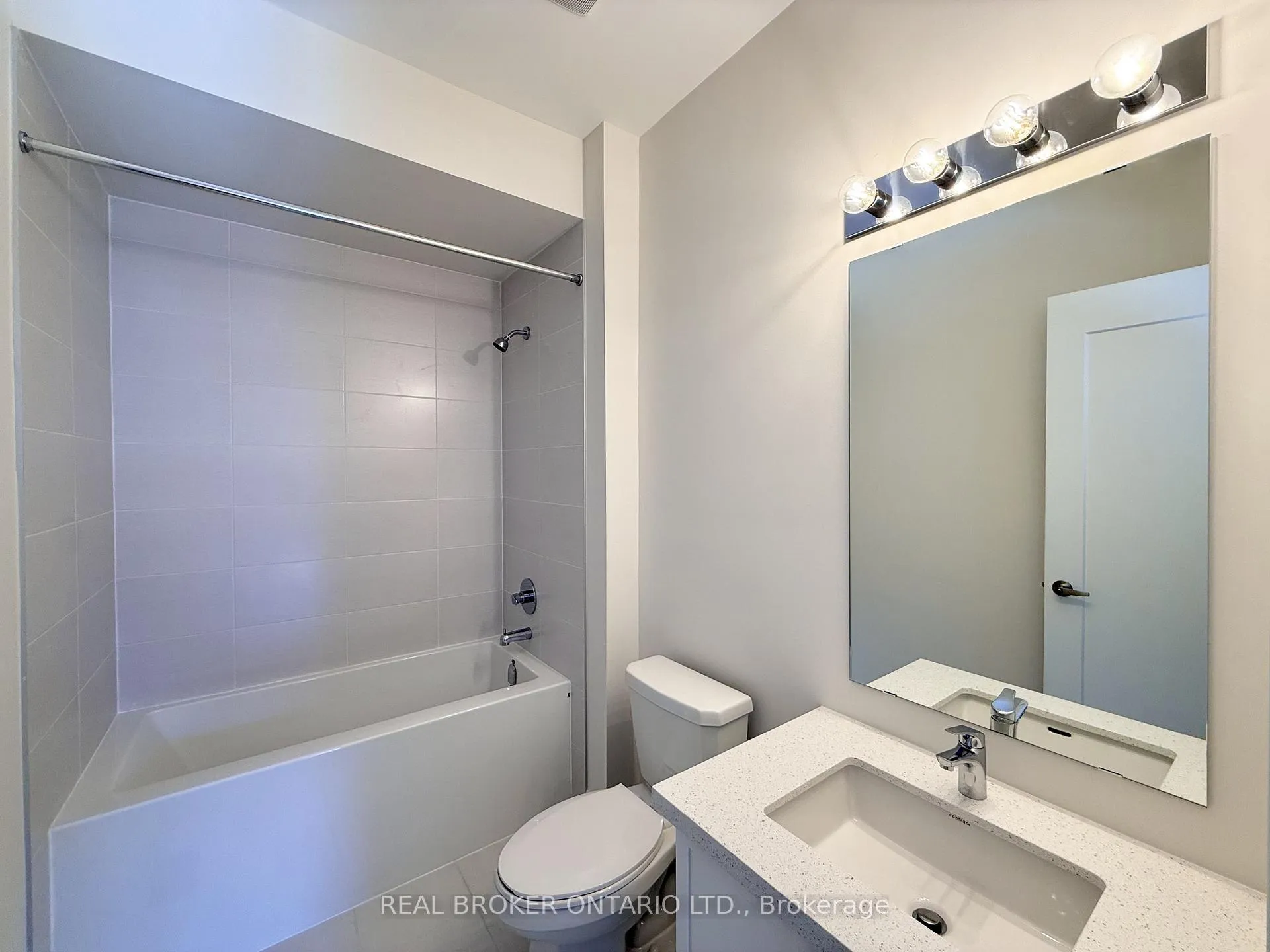 Photo 37 of 33 Cecil Saunders Drive, Georgina, Keswick South — HOMEH