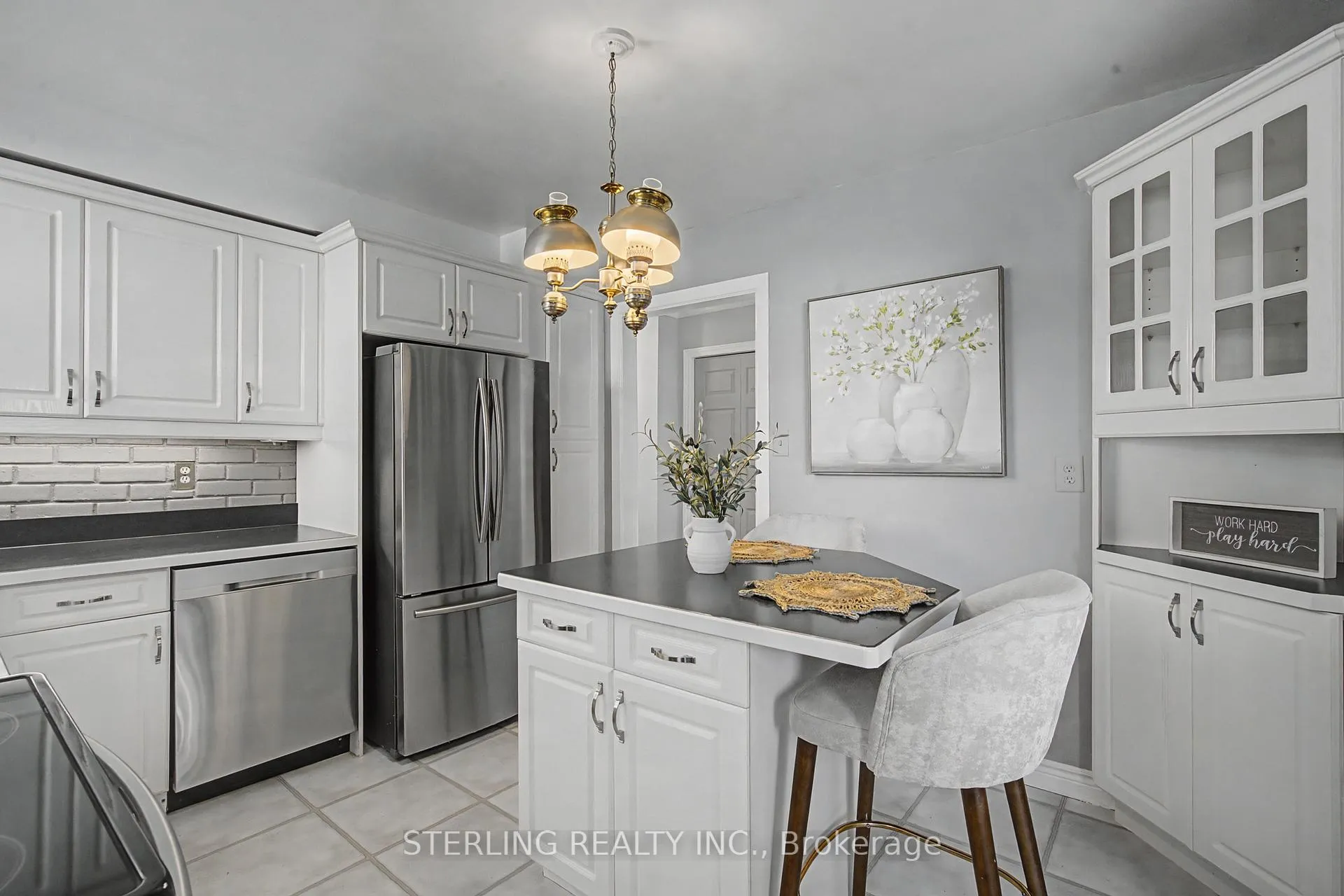 Photo 13 of 673 Balsam Crescent, Oshawa, Lakeview — HOMEH