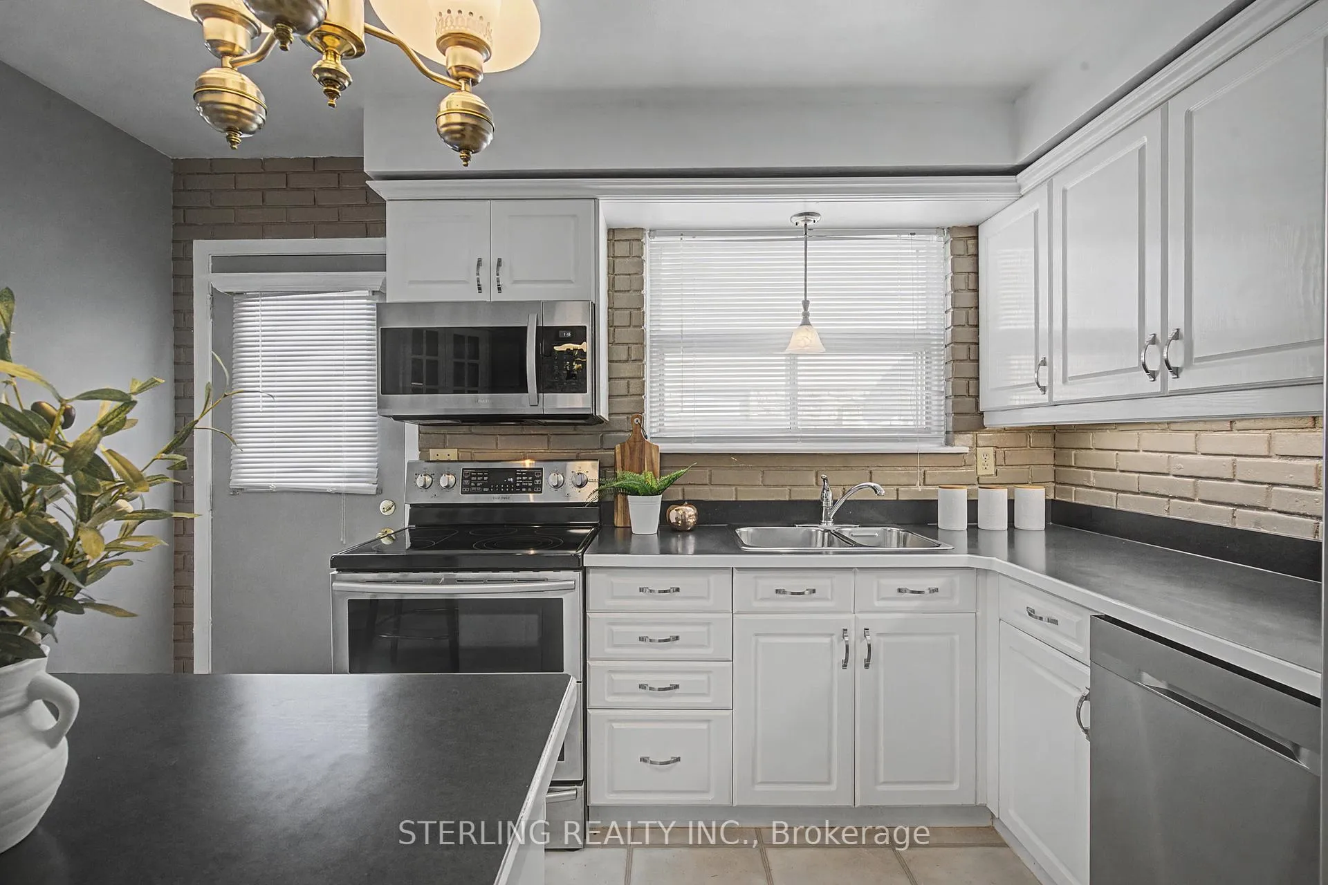 Photo 14 of 673 Balsam Crescent, Oshawa, Lakeview — HOMEH