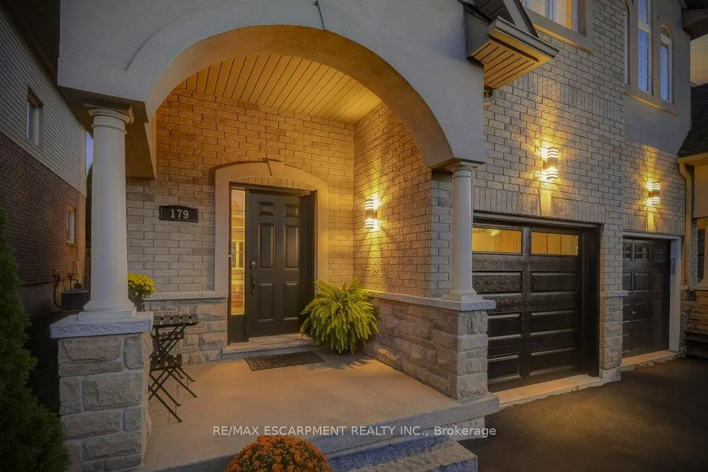 Photo 2 of 179 Chudleigh Street, Hamilton, Waterdown — HOMEH