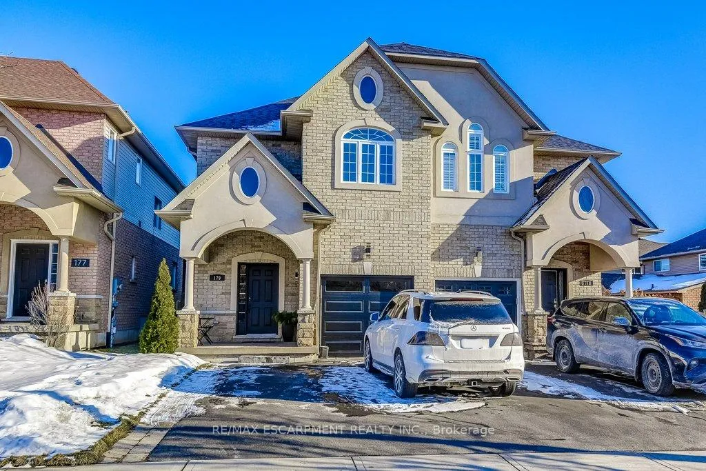Photo 3 of 179 Chudleigh Street, Hamilton, Waterdown — HOMEH
