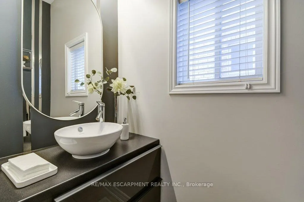 Photo 6 of 179 Chudleigh Street, Hamilton, Waterdown — HOMEH